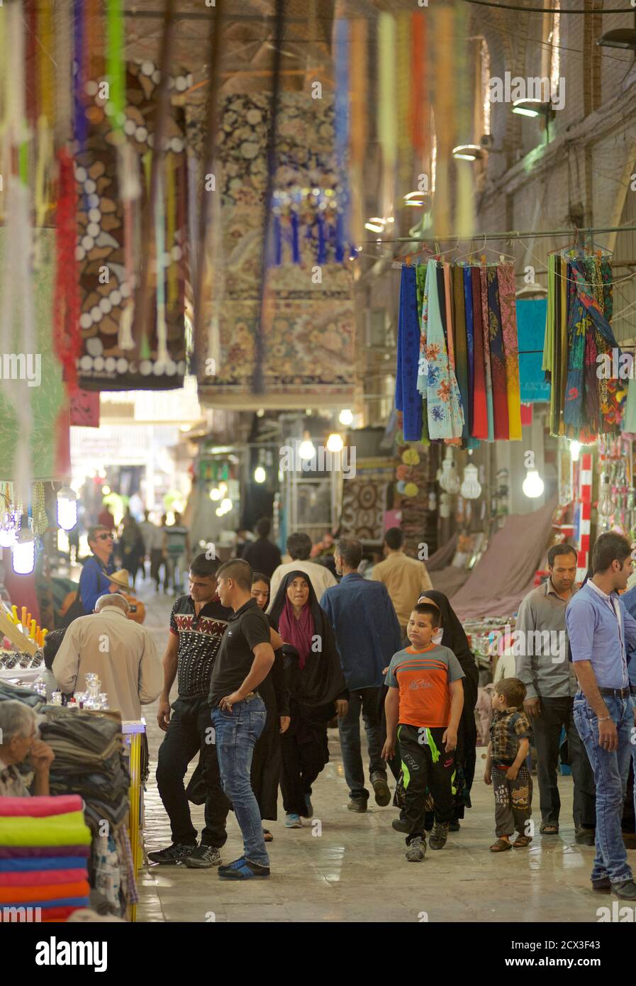 Vakil Bazaar è il principale bazar di Shiraz, Iran, situato nel centro storico della città. Iran Foto Stock