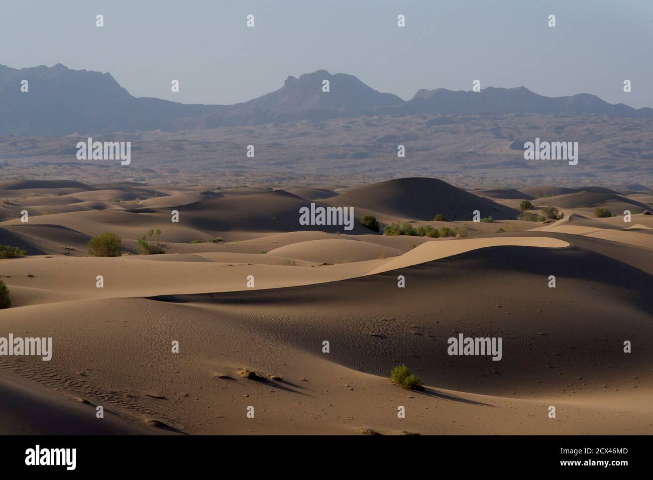 Le dune di sabbia del MESR, vicino a Khur, nell'Iran centrale. Il deserto del Kavir. Dasht-e Kavir Foto Stock