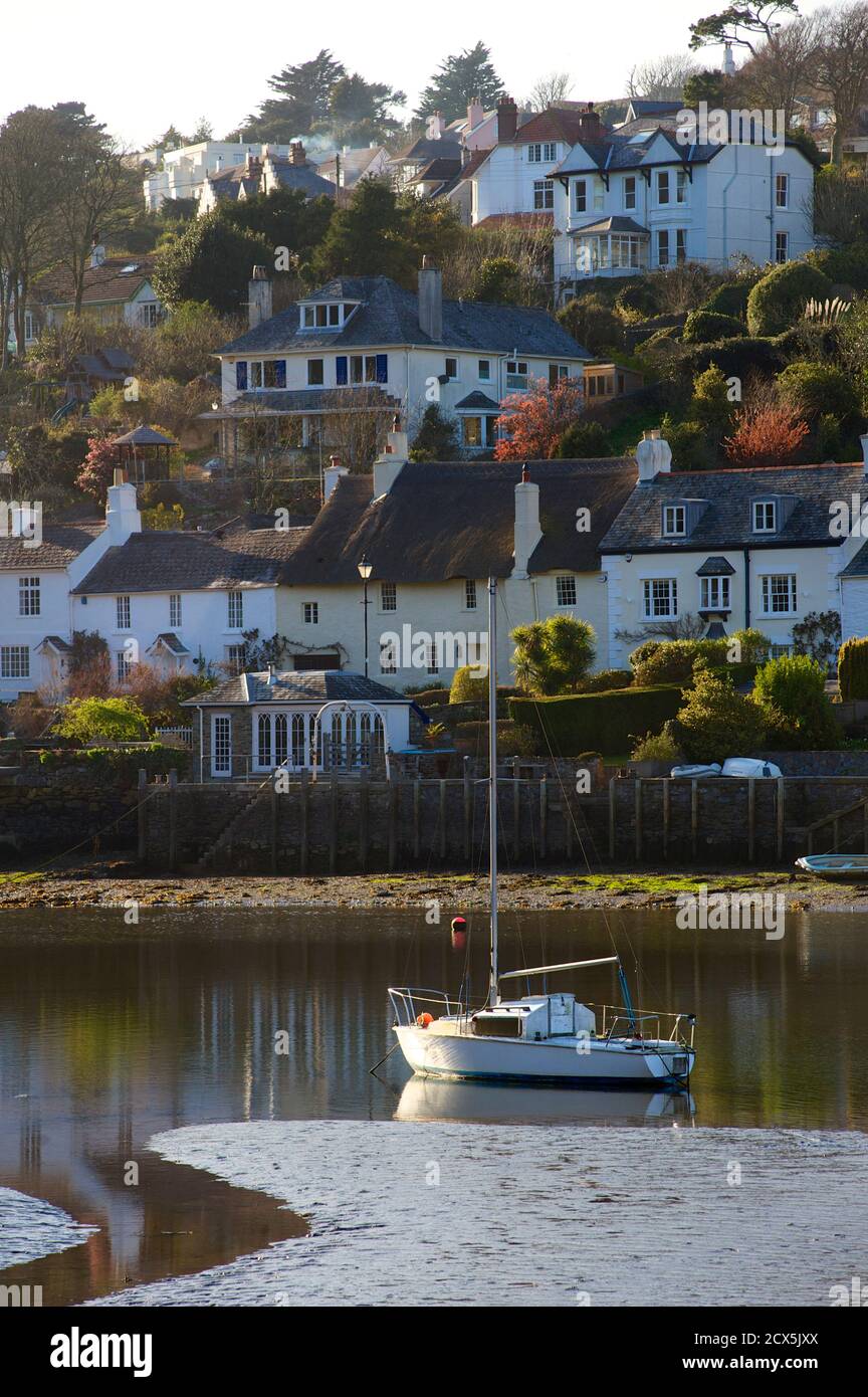 Bassa marea a Noss Mayo, Devon, Inghilterra. Regno Unito Foto Stock