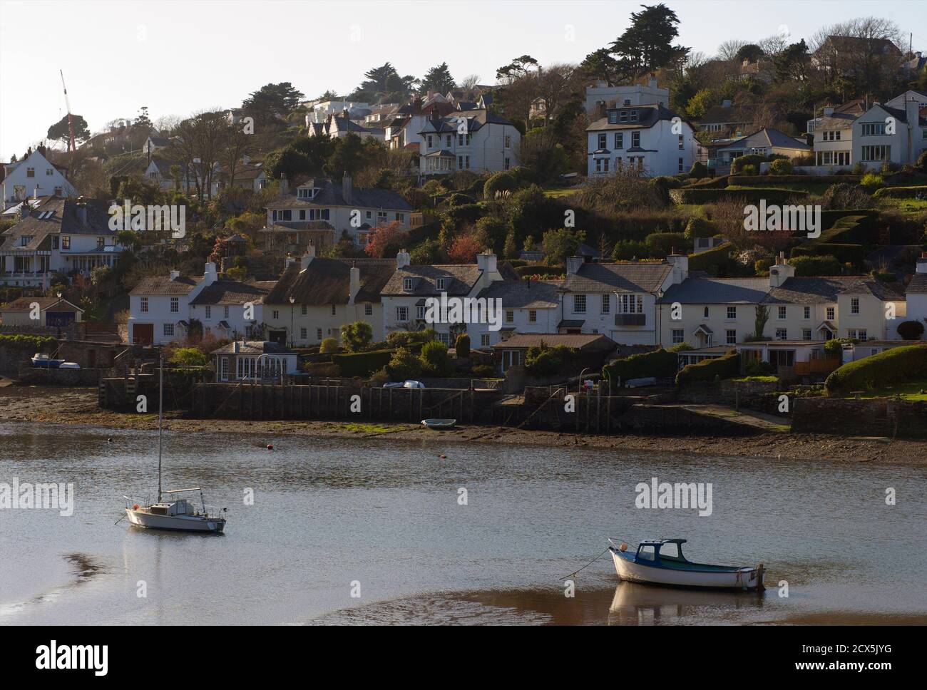 Bassa marea a Noss Mayo, Devon, Inghilterra. Regno Unito Foto Stock