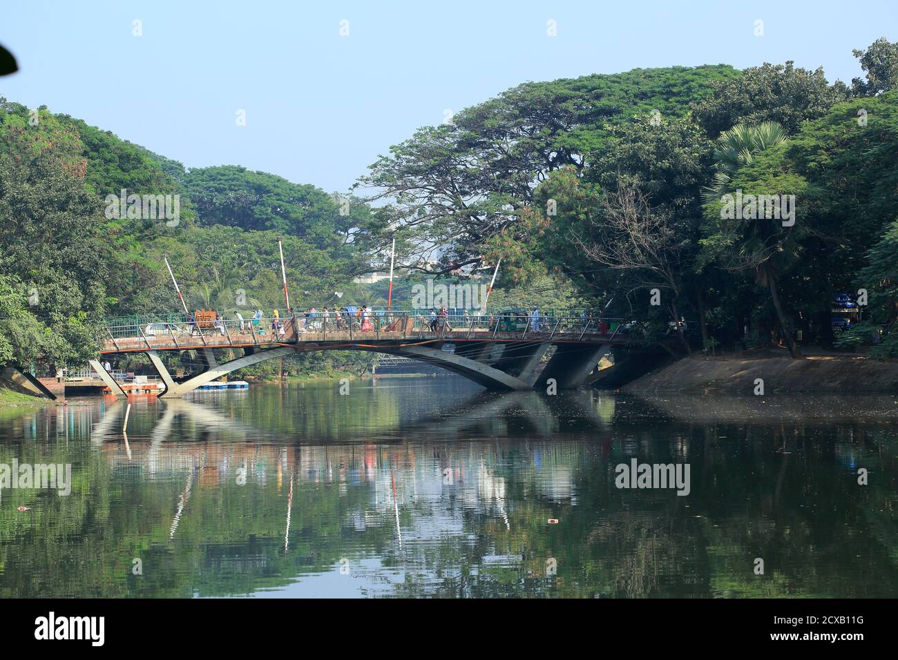 Vista sul lago Dhanmondi. Dhaka, Bangladesh. Foto Stock