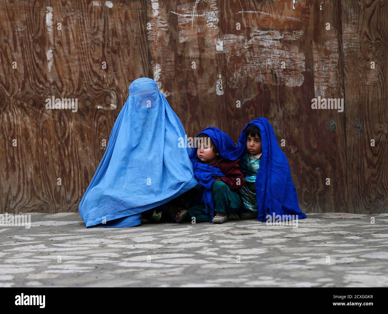 donna-afgana-in-burqa-immagini-e-fotos-stock-alamy