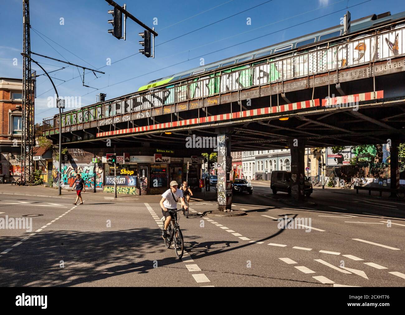 Germania, Amburgo, persone in strada Foto Stock