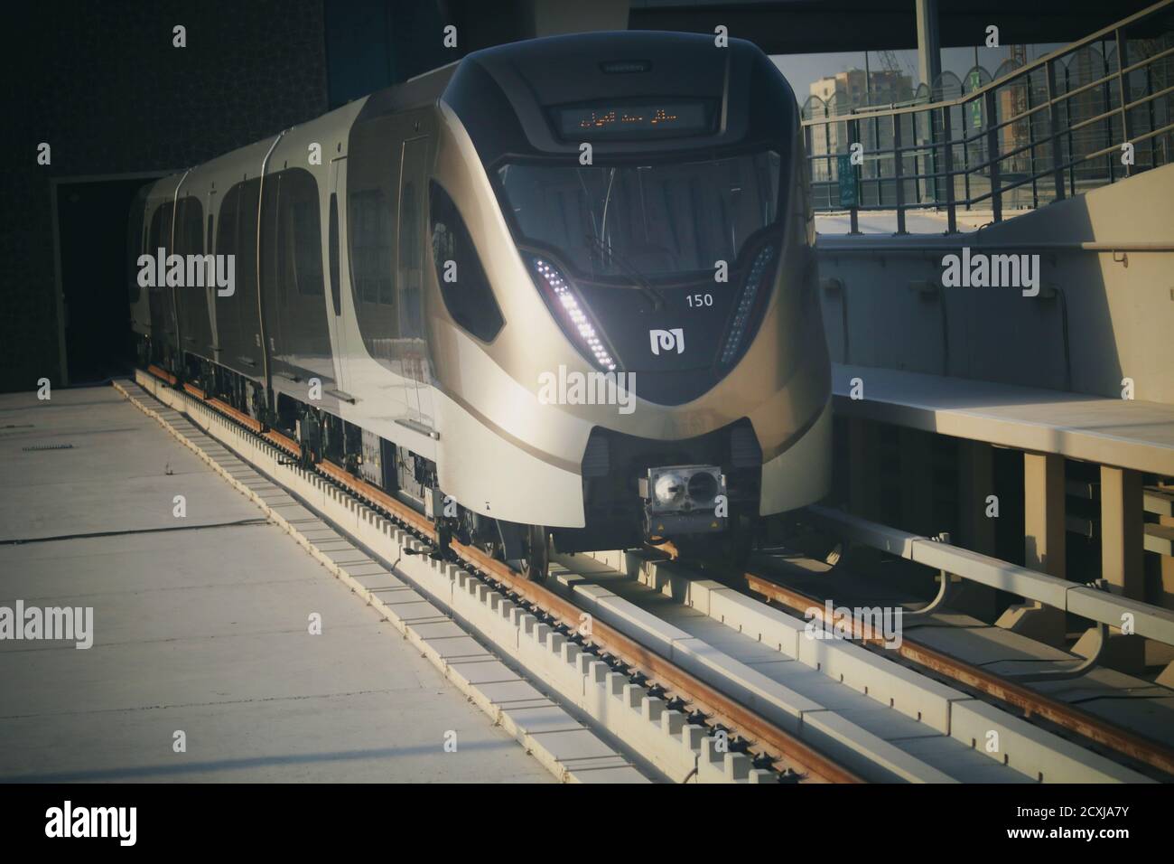 La metropolitana di Doha è uno dei treni senza conducente più veloci del mondo che viaggiano a una velocità superiore a 100 km/h, Foto Stock