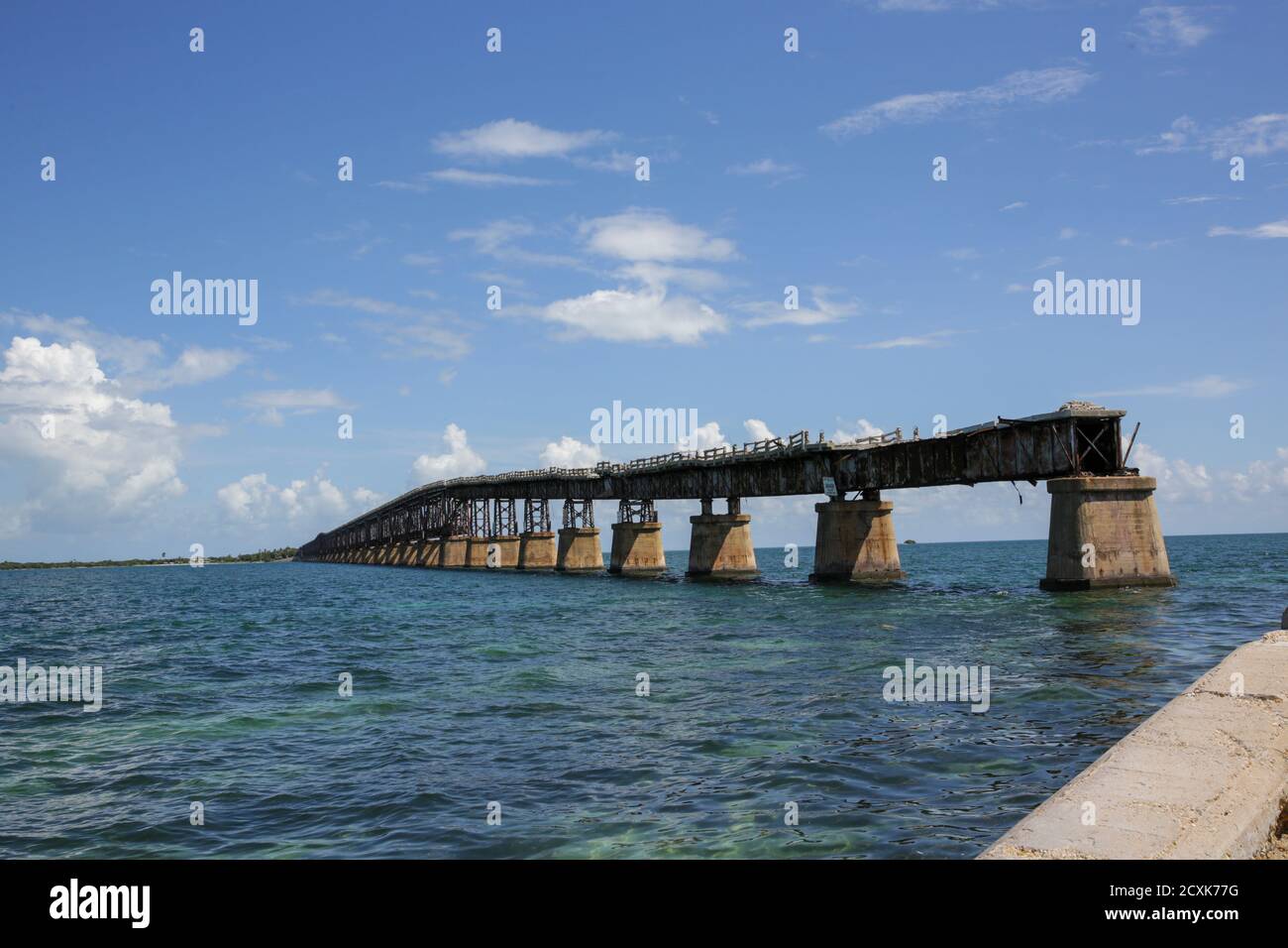 Il vecchio e nuovo ponte Seven Mile collega le Keys alla terraferma, Key West, Florida, USA Foto Stock