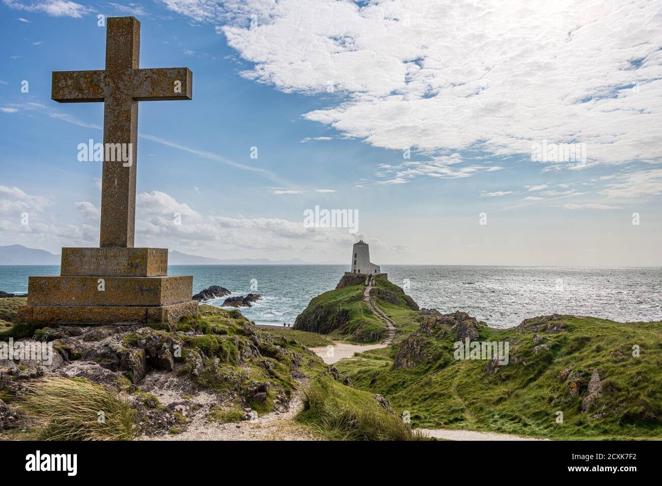 Faro di Tŵr Mawr, sull'isola di Llanddwyn, Anglesey, Galles Foto Stock