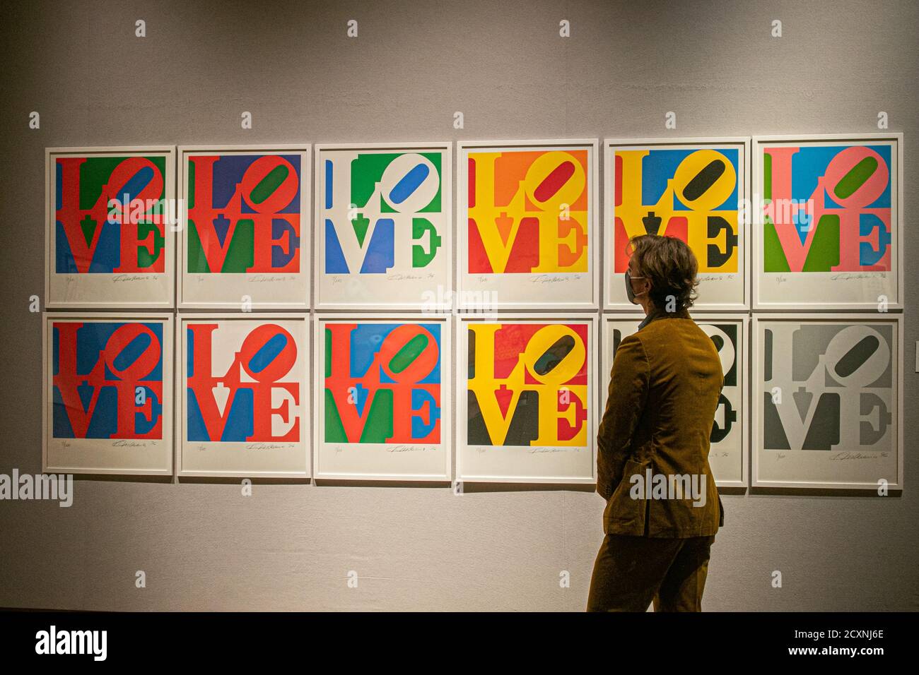 BONHAMS LONDRA, REGNO UNITO 1 OTTOBRE 2020. ROBERT INDIANA (1928-2018) .The Book of Love 1996, il set di 12 stampe a colori, ogni serigrafia firmata datata e numerata 17/200 in matita. Anteprima stampa Bonhams new sale esplora Pop, Street Art e le relative forme d'arte che hanno attraversato il mondo, influenzando moda, musica e cultura giovanile. Credit: amer Ghazzal/Alamy Live News Foto Stock