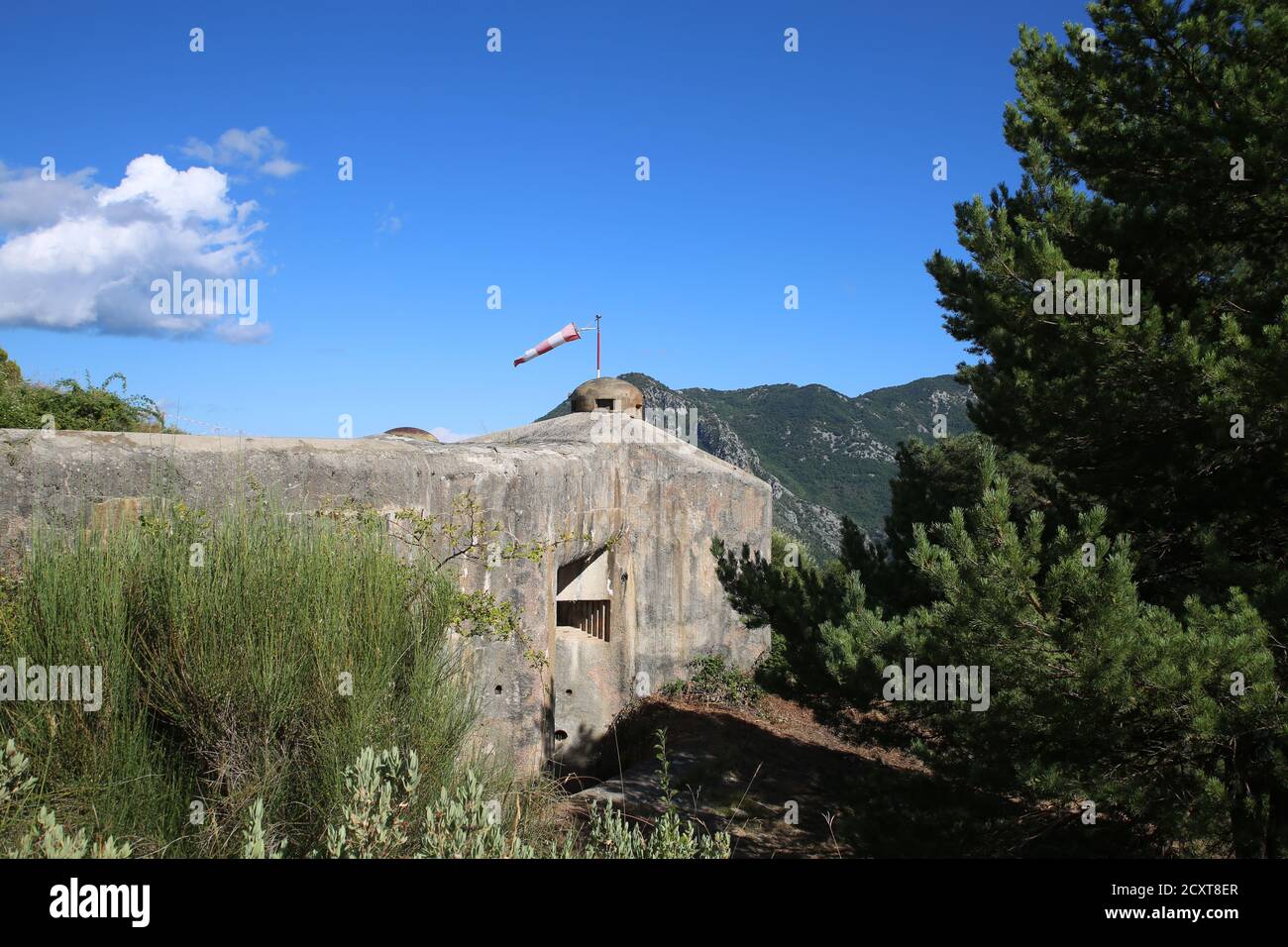 Ouvrage de l'Agaisen de la ligne Maginot dans les Alpes à Sospel / ouvrage l'Agaisen a Sospel nelle Alpi Foto Stock