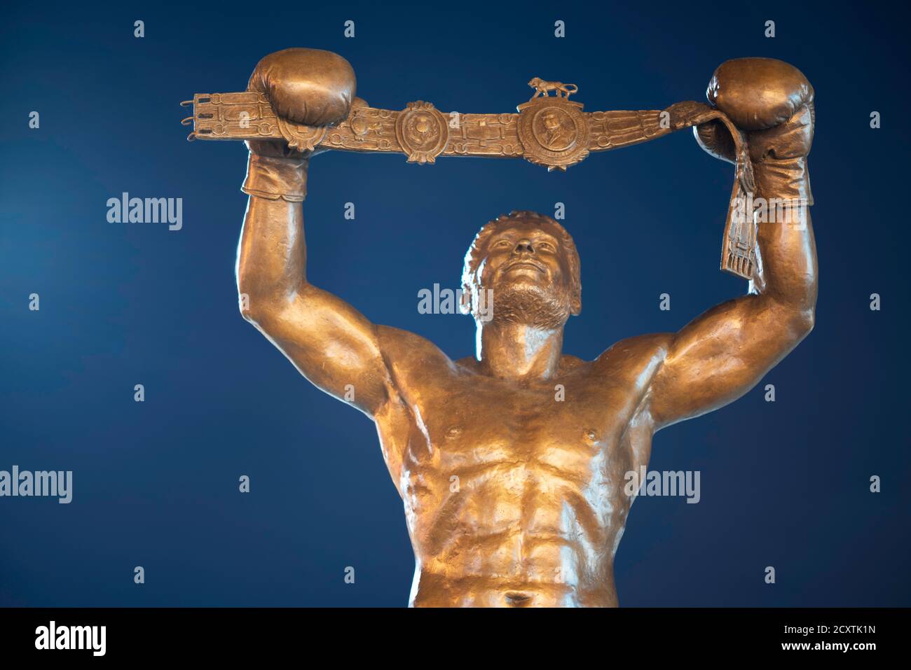 Statua del Bomber a Newport, Galles del Sud Foto Stock