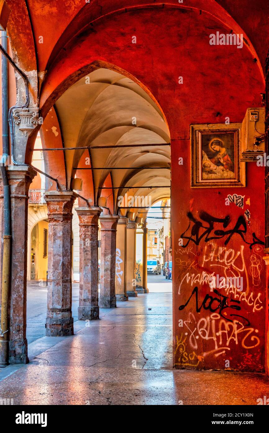 Portici in Via Marsala, Bologna, Italia Foto Stock