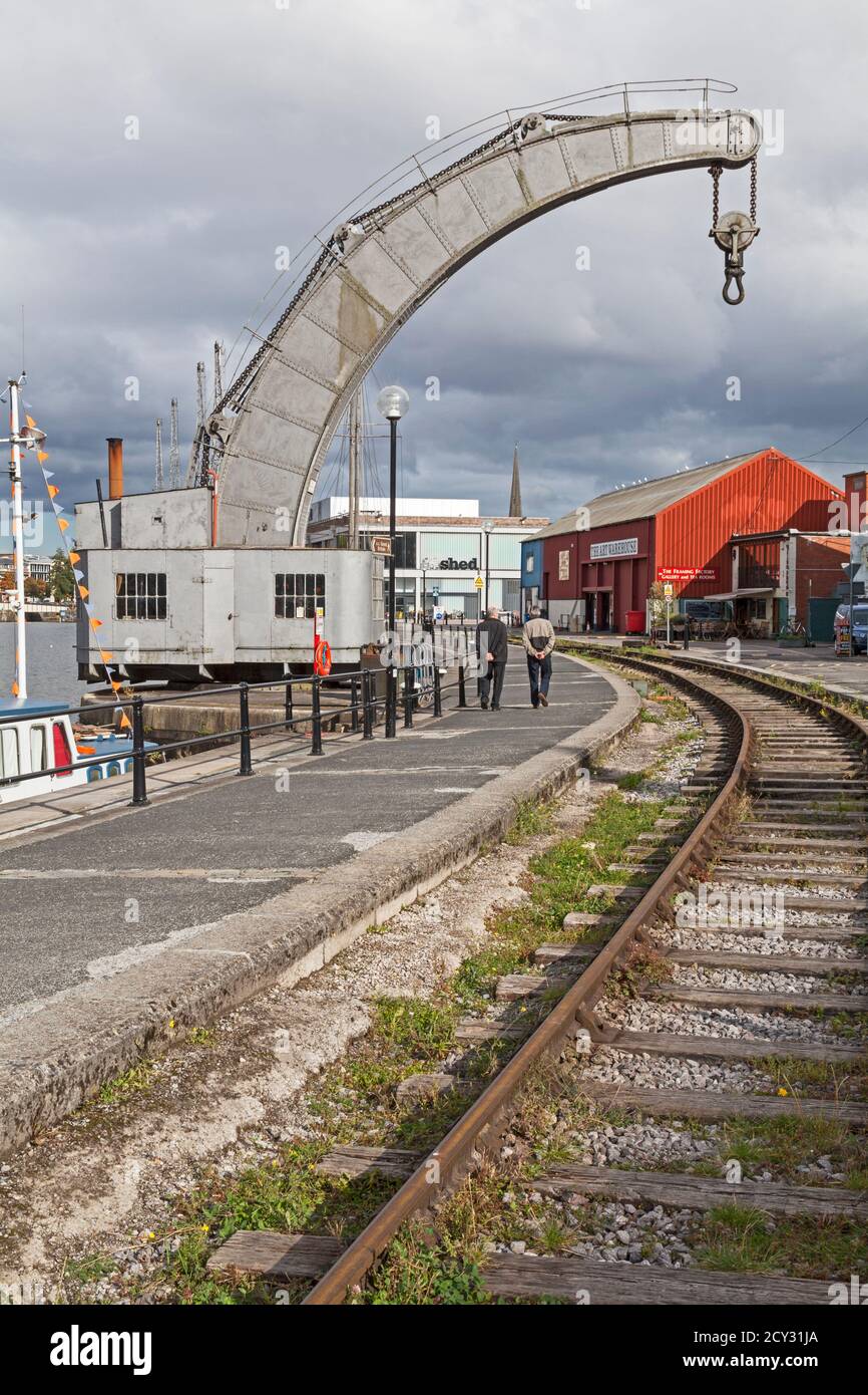 L’unico esempio sopravvissuto al mondo di una gru a vapore Fairbairn nelle banchine della città di Bristol, Regno Unito Foto Stock