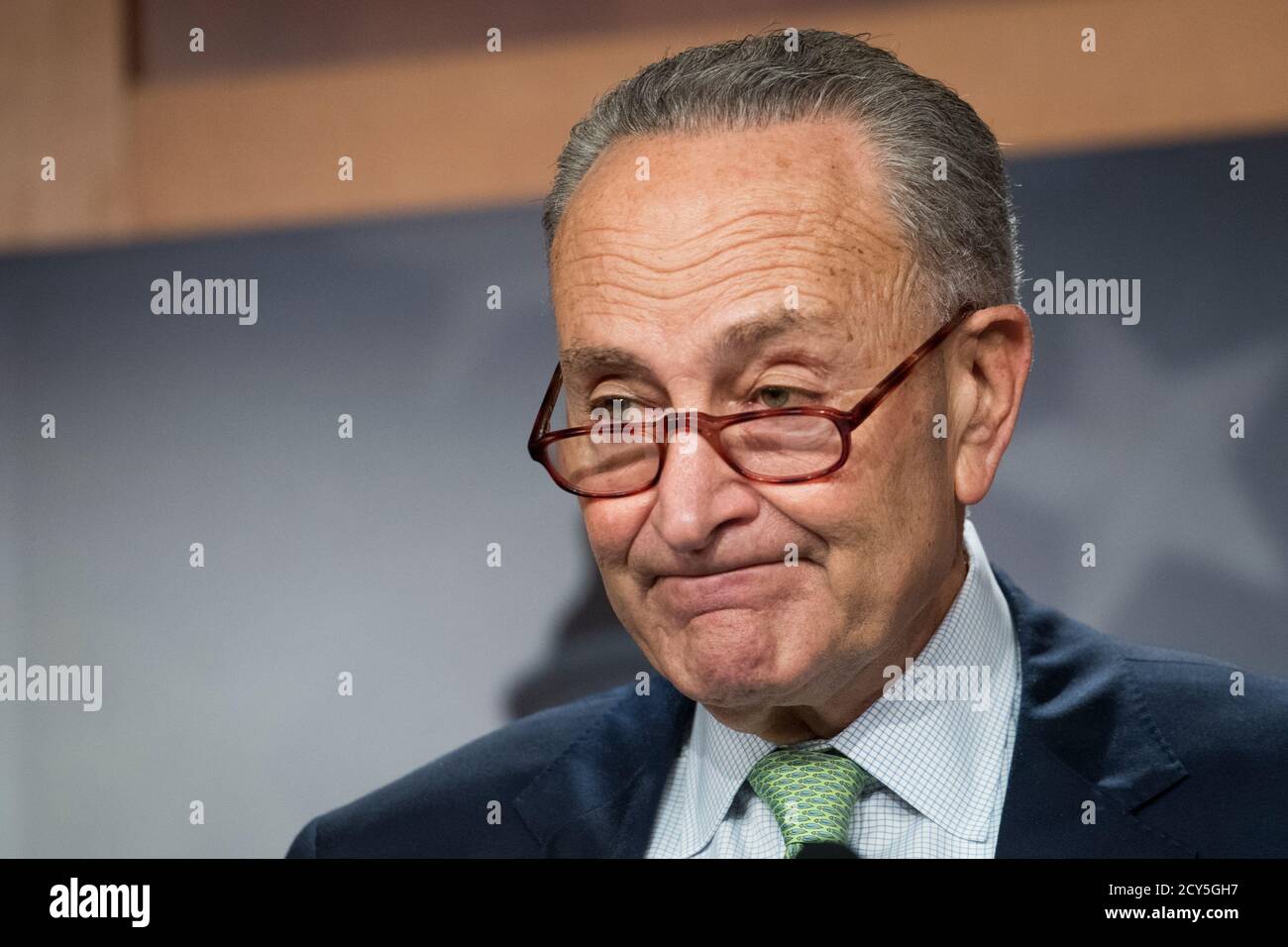 Washington, Stati Uniti d'America. 01 Ottobre 2020. Chuck Schumer (democratico di New York), leader delle minoranze del Senato degli Stati Uniti, tiene una conferenza stampa al Campidoglio degli Stati Uniti a Washington, DC., giovedì 1 ottobre 2020. Credit: Rod Lamkey/CNP | Usage worldwide Credit: dpa/Alamy Live News Foto Stock