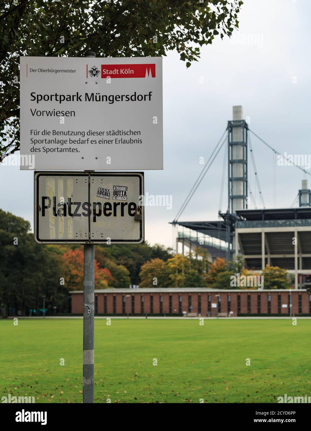 Colonia, Germania: Stadio sportivo 'üngersdorfer Stadion' conosciuto anche come 'RheinEnergie Stadion', sede della squadra di calcio '1. FC Köln' Foto Stock