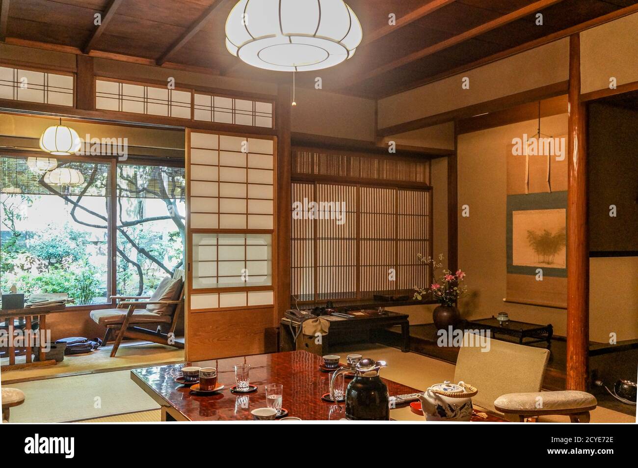 Camera tradizionale giapponese in un ryokan a Kyoto, Giappone Foto Stock