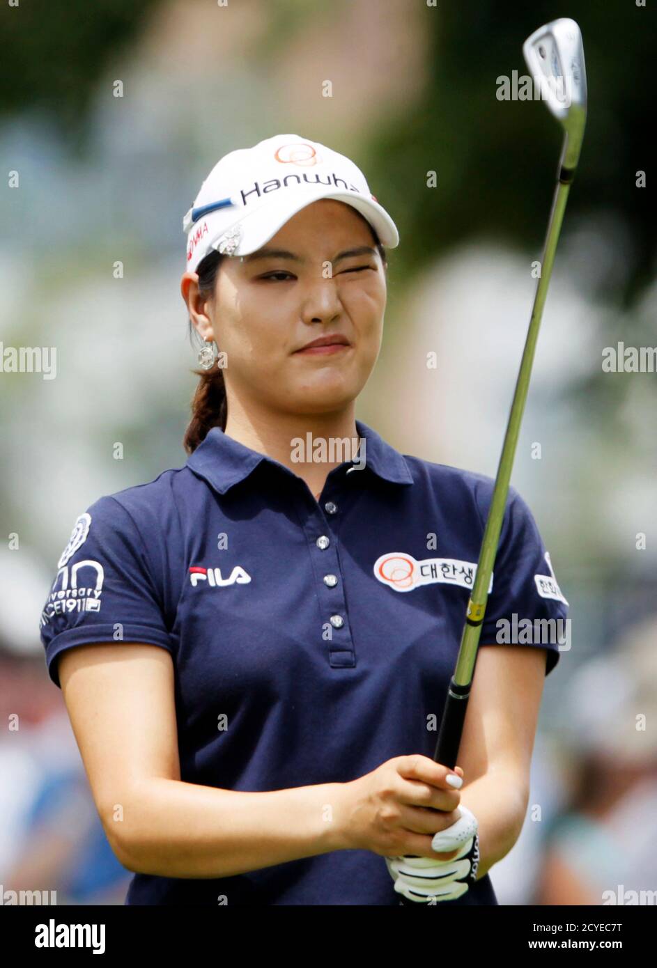 Così Yeon Ryu della Corea del Sud si allinea il suo viaggio fuori dal quarto tee nel quarto round del torneo di golf US Women's Open al Broadmoor a Colorado Springs, Colorado 10 luglio 2011. REUTERS/Rick Wilking (STATI UNITI - Tags: SPORT GOLF) Foto Stock