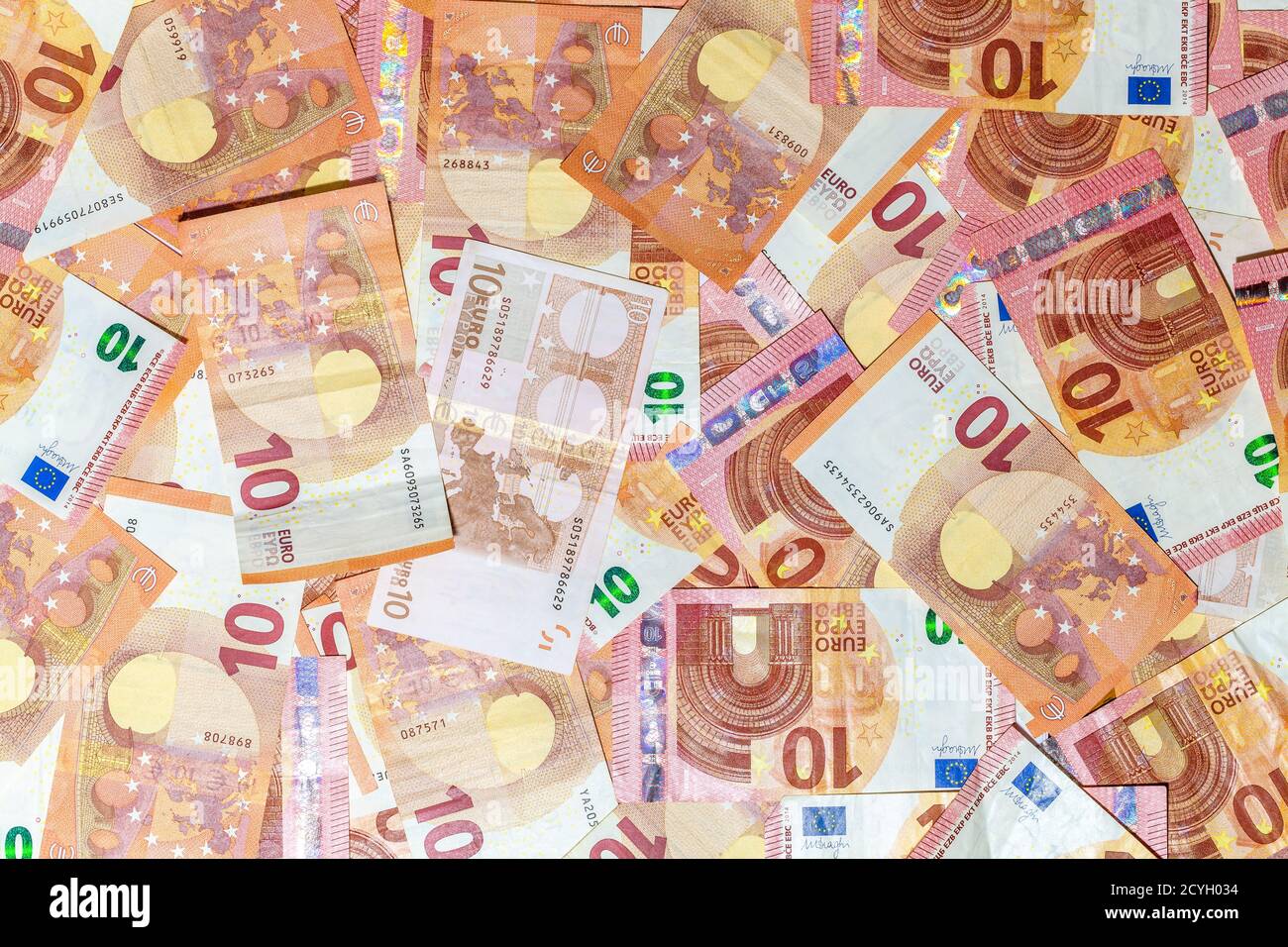 Dieci banconote in euro sfondo di euro in Europa. Finanziario sfondo  colorato. Concetto di stampa di denaro dalla zecca europea e il Foto stock  - Alamy