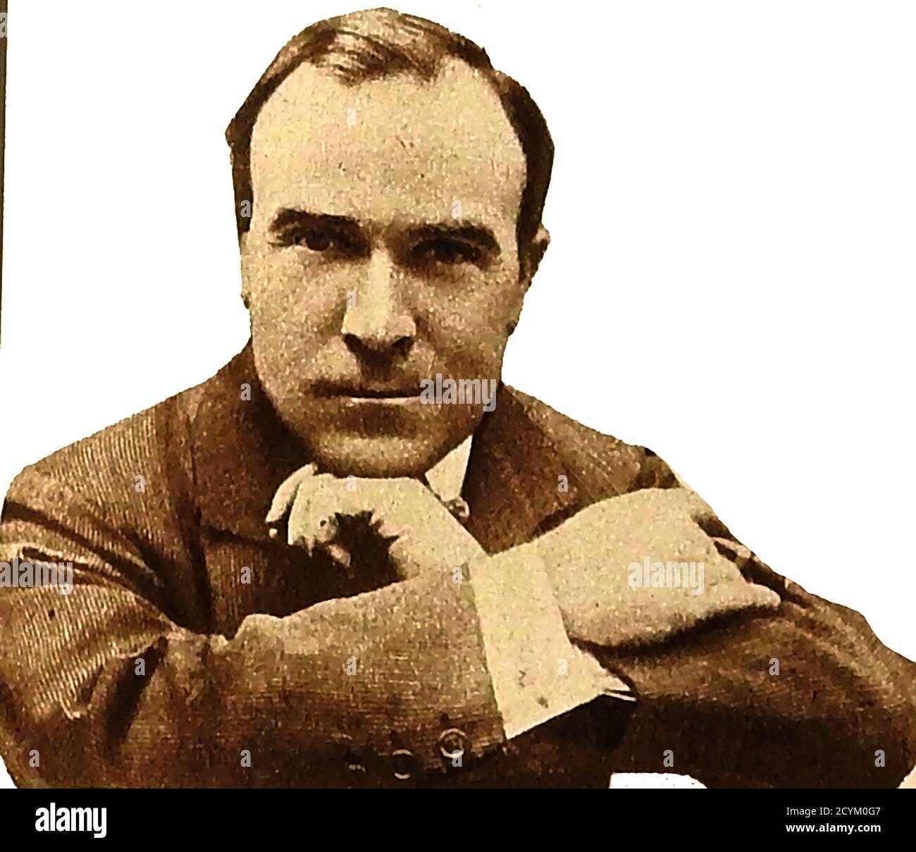 Un ritratto del 1900 di music hall inglese "comico costermonger" e cantautore Albert Chevalier. Nato Albert Onésime Britannicus Gwathveoyd Louis Chevalier (1861 – 1923), è diventato comico, cantante e attore teatrale musicale inglese specializzato nell'umorismo legato al cagliato. Era conosciuto al pubblico come il premio 'costers'. La sua prima esibizione nella sala musicale è stata il 5 febbraio 1891 al New London Pavilion, Piccadilly Circus. Nel 1893 Chevalier gestì il Trocadero Music Hall, una mossa che fallì e lo lasciò gravemente in debito. Ha scritto la canzone 'My Old Dutch' Foto Stock