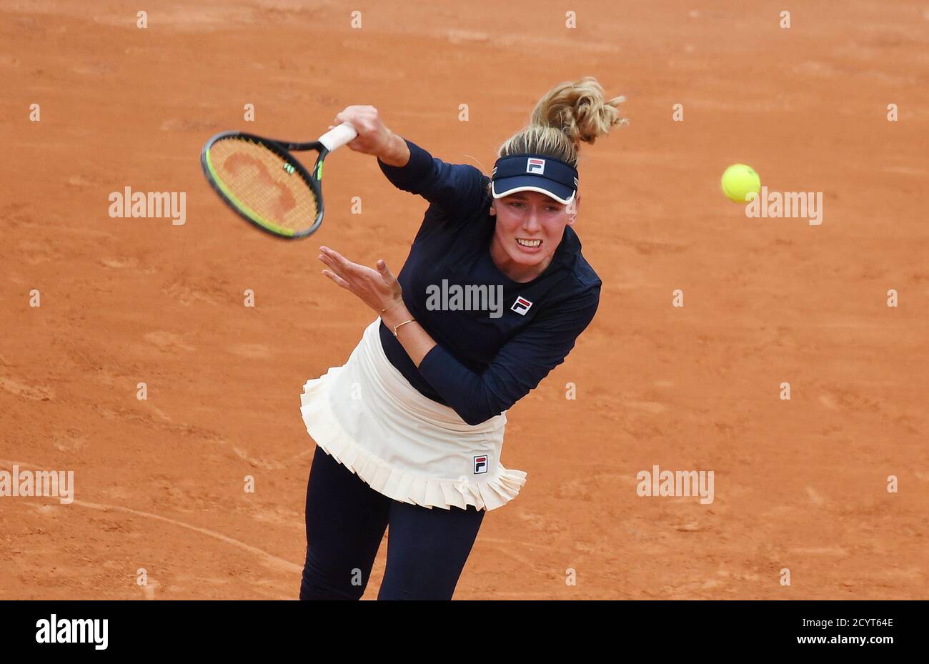 Parigi, Francia. 02 ottobre 2020. Roland Garros Parigi Francese aperto 2020 giorno 6 021020 Ekaterina Alexandrova (RUS) perde la seconda partita Credit: Roger Parker/Alamy Live News Foto Stock