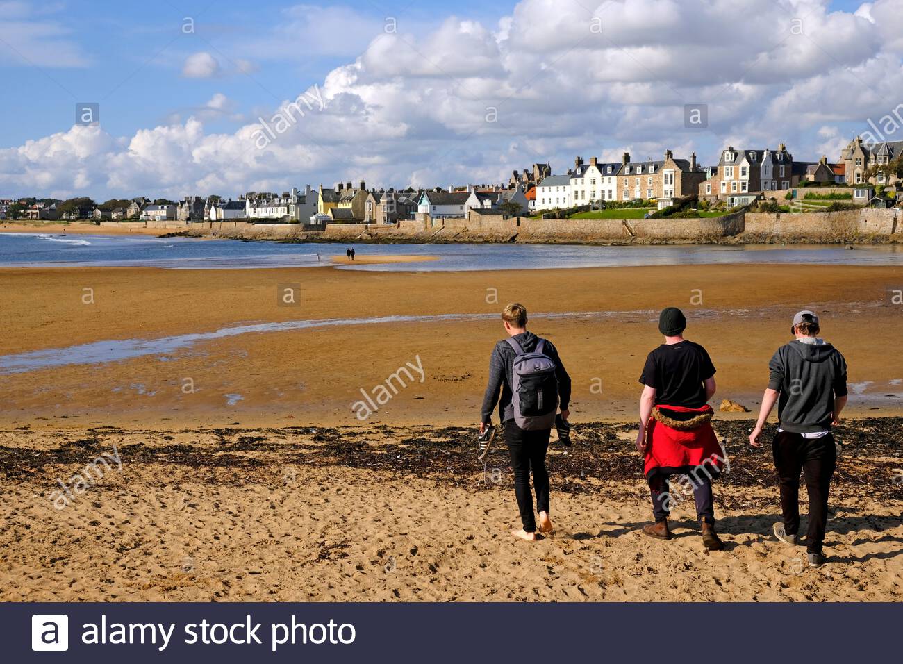 Elie, Scozia, Regno Unito. 2 ottobre 2020. Godetevi il bel tempo soleggiato sulla spiaggia di Elie, Fife. Credit: Craig Brown/Alamy Live News Foto Stock