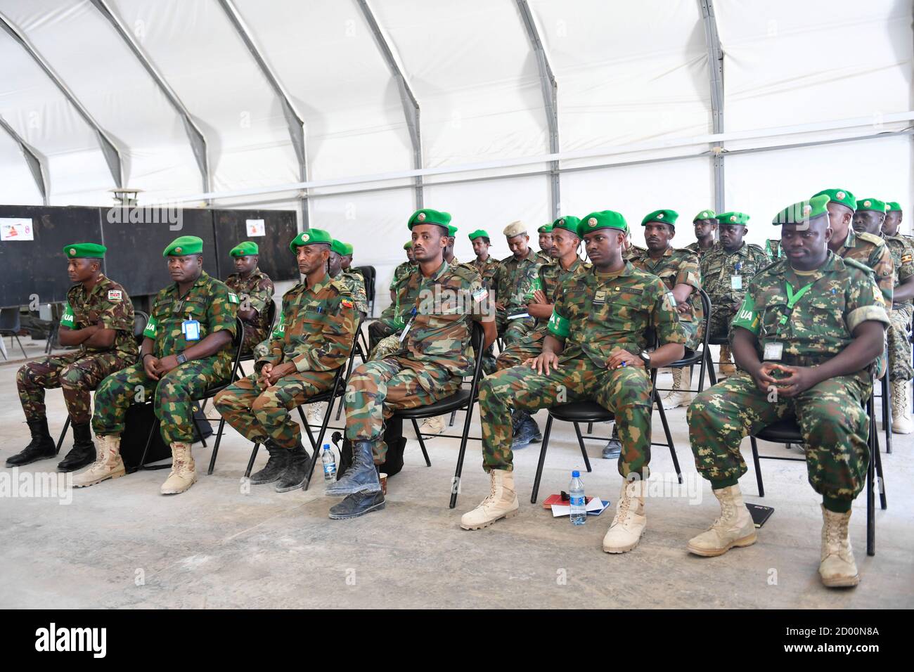 L'AMISOM e gli ufficiali dell'Esercito Nazionale somalo hanno partecipato a un corso di addestramento di intelligence, sorveglianza e ricognizione a Mogadiscio il 12 marzo 2020, sostenuto dal Mission Support Team del Regno Unito. Foto Stock