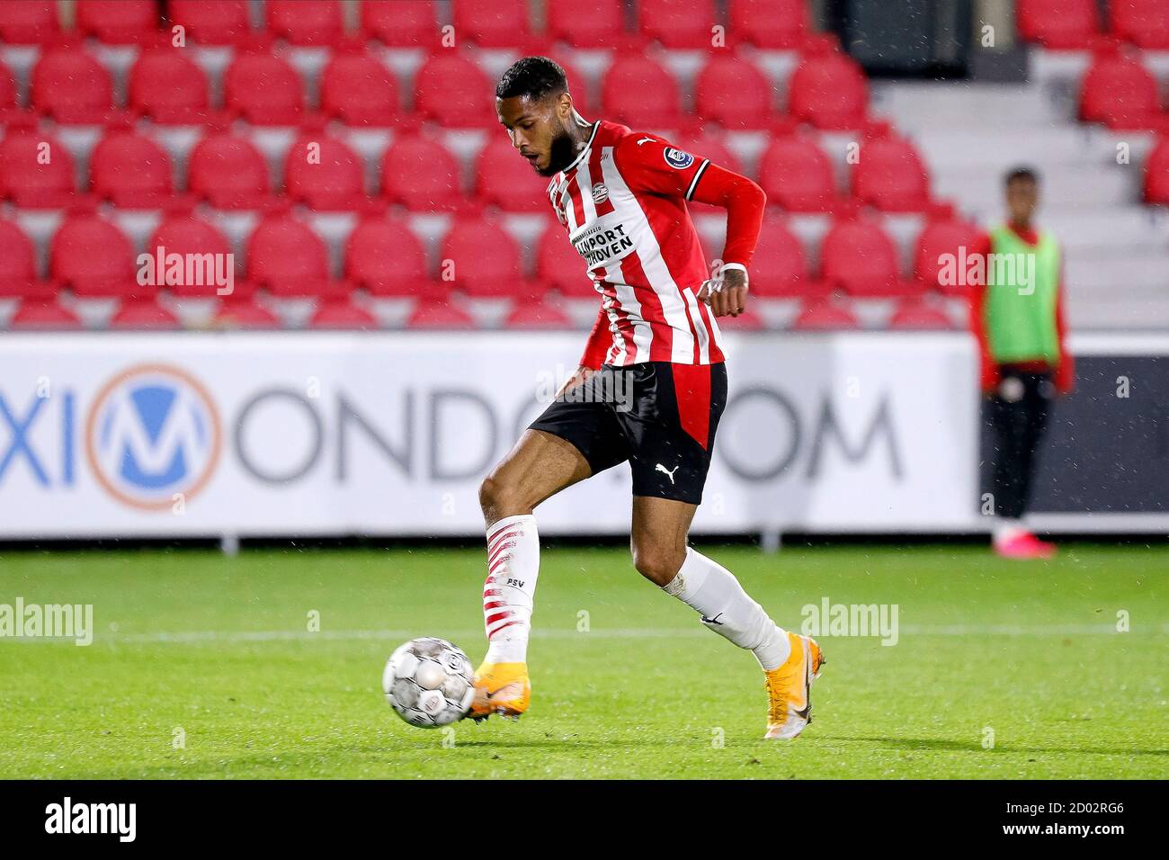 Eindhoven, Paesi Bassi. 02 ottobre 2020. EINDHOVEN, 02-10-2020, Sportcomplex de Herdgang, PSV Jeugdcomplex, olandese Keukenkampioen Divisie stagione 2020-2021, Jong PSV - Telstar. Il giocatore Jong PSV Djenairo Daniels segna 3-0 anni durante il gioco Jong PSV - Telstar. Credito: Pro Shots/Alamy Live News Foto Stock