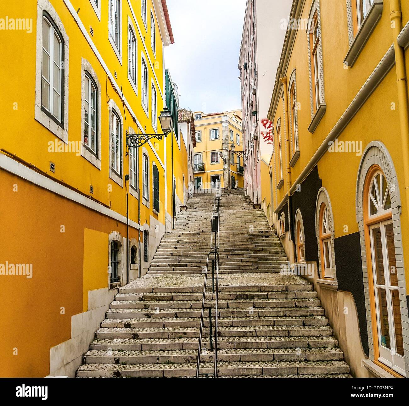 Lisbona, Portogallo. Via della città. Architettura della città. Foto Stock