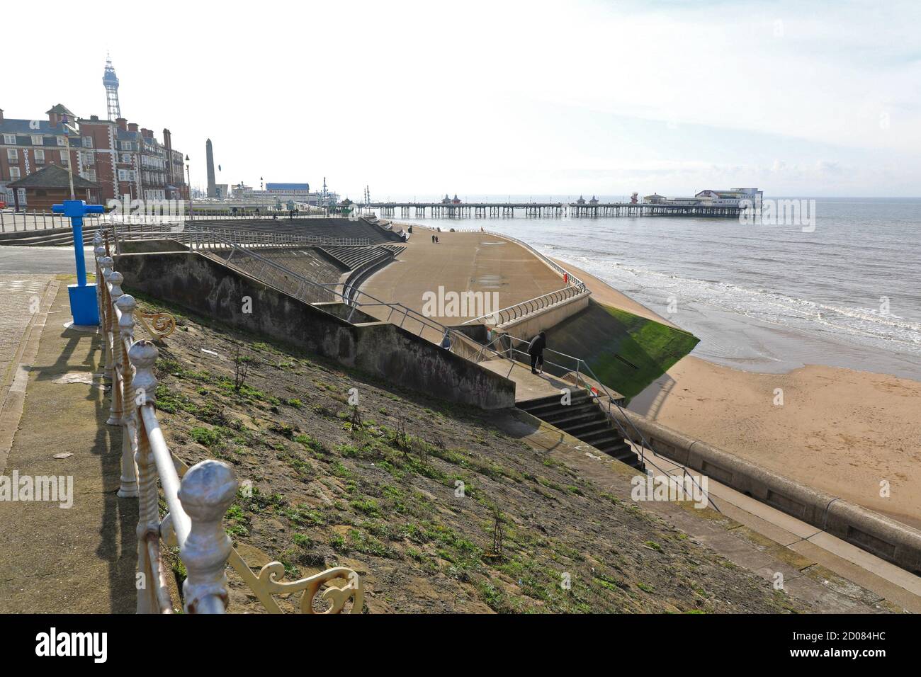 Passeggiata sul lungomare di Blackpool, Lancashire, Inghilterra, Regno Unito Foto Stock
