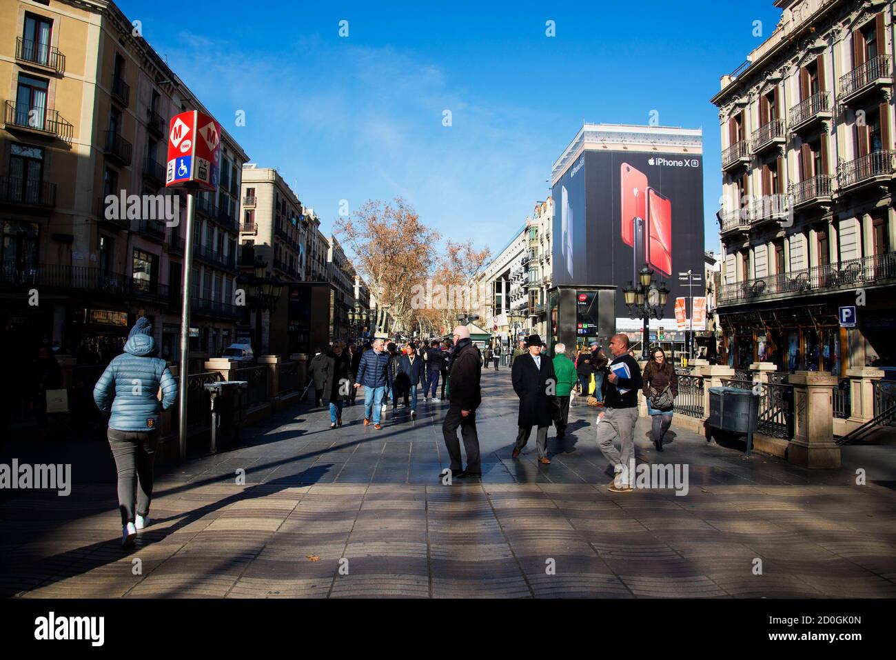 BARCELLONA, CATALOGNA / SPAGNA - 22 GENNAIO 2019: Gente per le strade di Barcellona Foto Stock