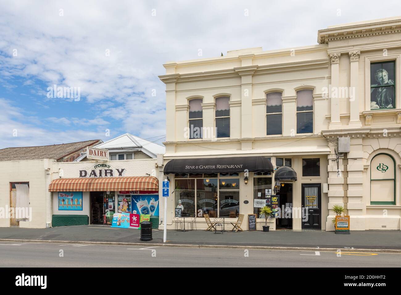 Historical Dairy Shop, 'Star & Gatter Restaurant' e North Otago Womens Club in Itchen Street a Oamaru, Otago, Nuova Zelanda Foto Stock