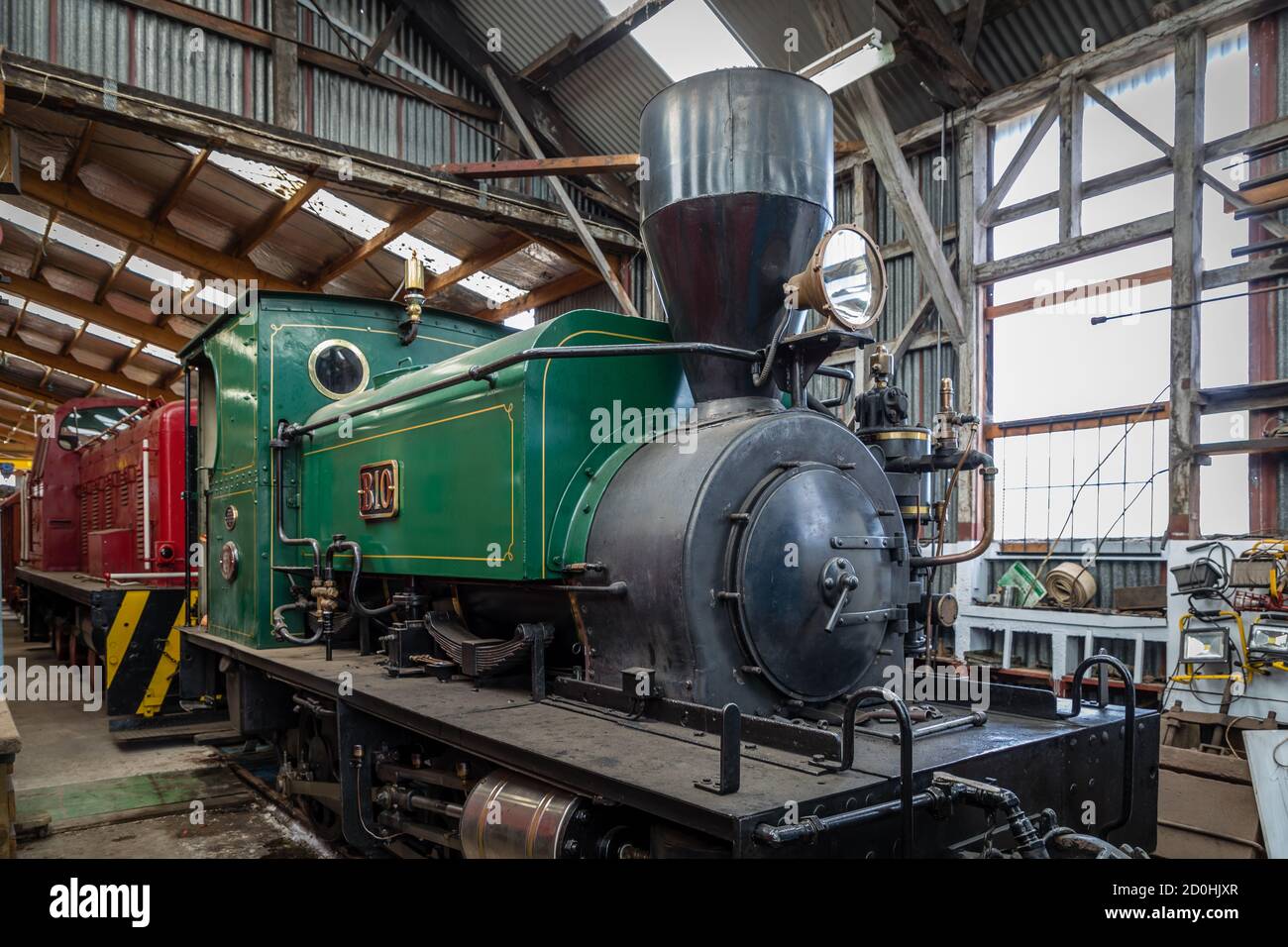 Una locomotiva a vapore Hudswell, Clarke and Company Limited B10, costruita nel 1924, nelle officine della 'Oamaru Steam and Rail Restoration Society' Foto Stock