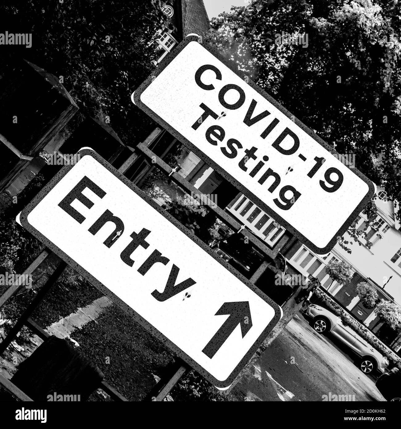 COVID-19 Test dei cartelli di direzione del sito senza persone in nero E bianco Foto Stock