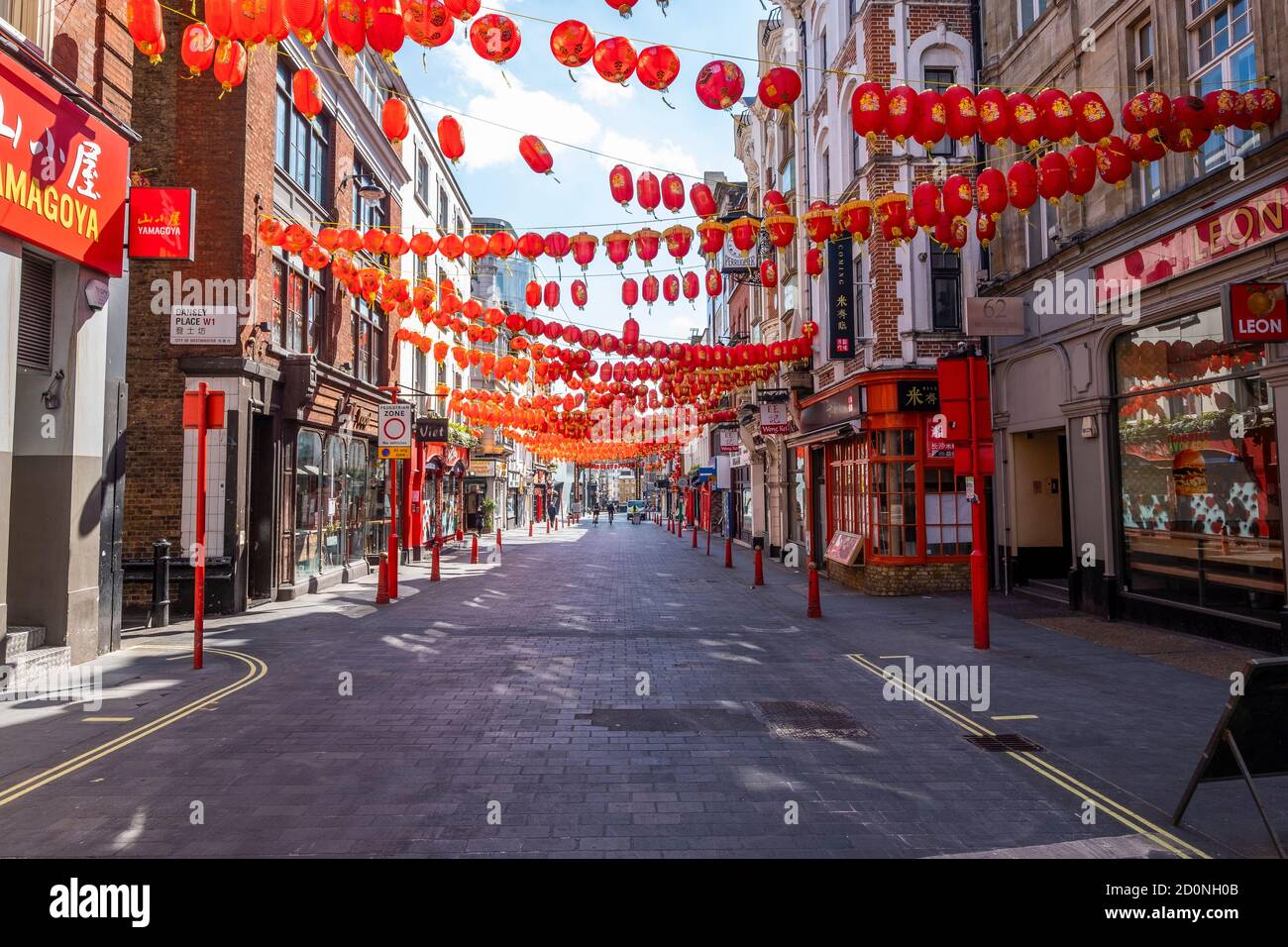 Deserta China Town a Londra durante la pandemia di blocco. Foto Stock
