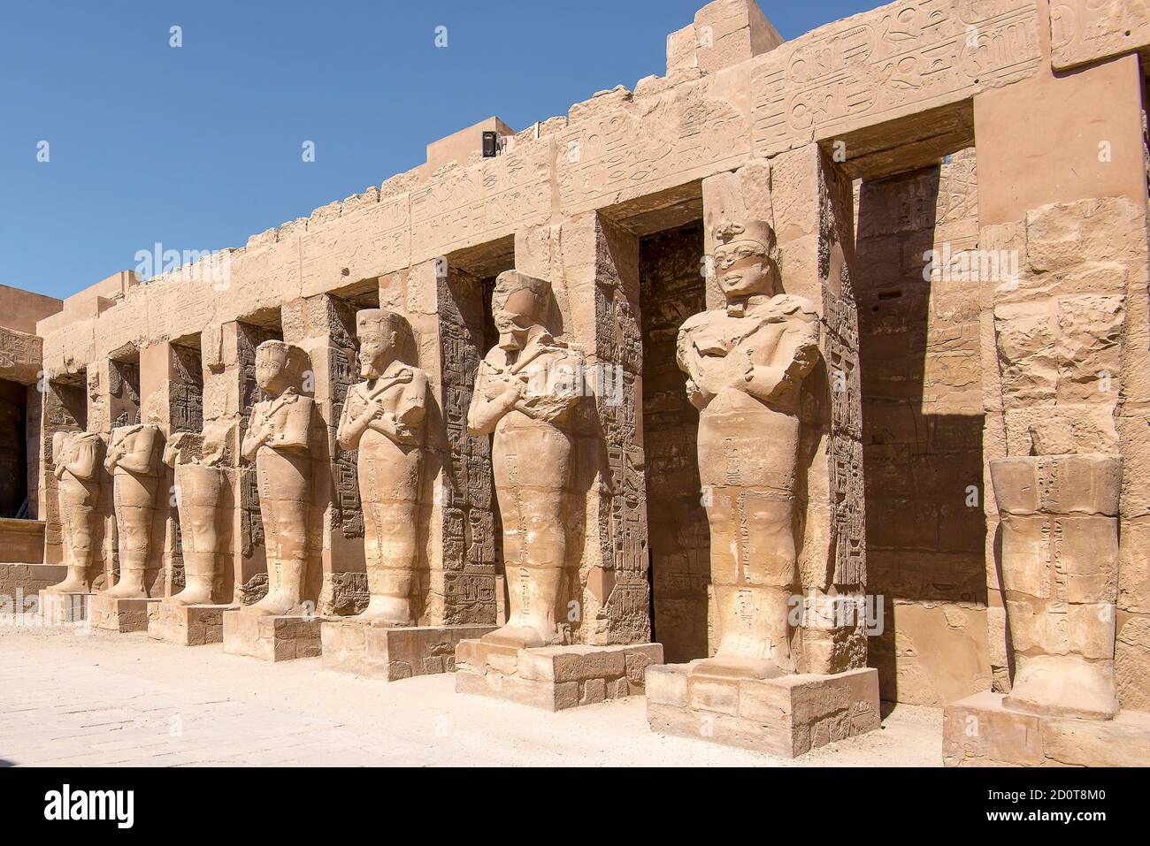 Sala d'ingresso del tempio di Karnak a Luxor Egitto Foto Stock