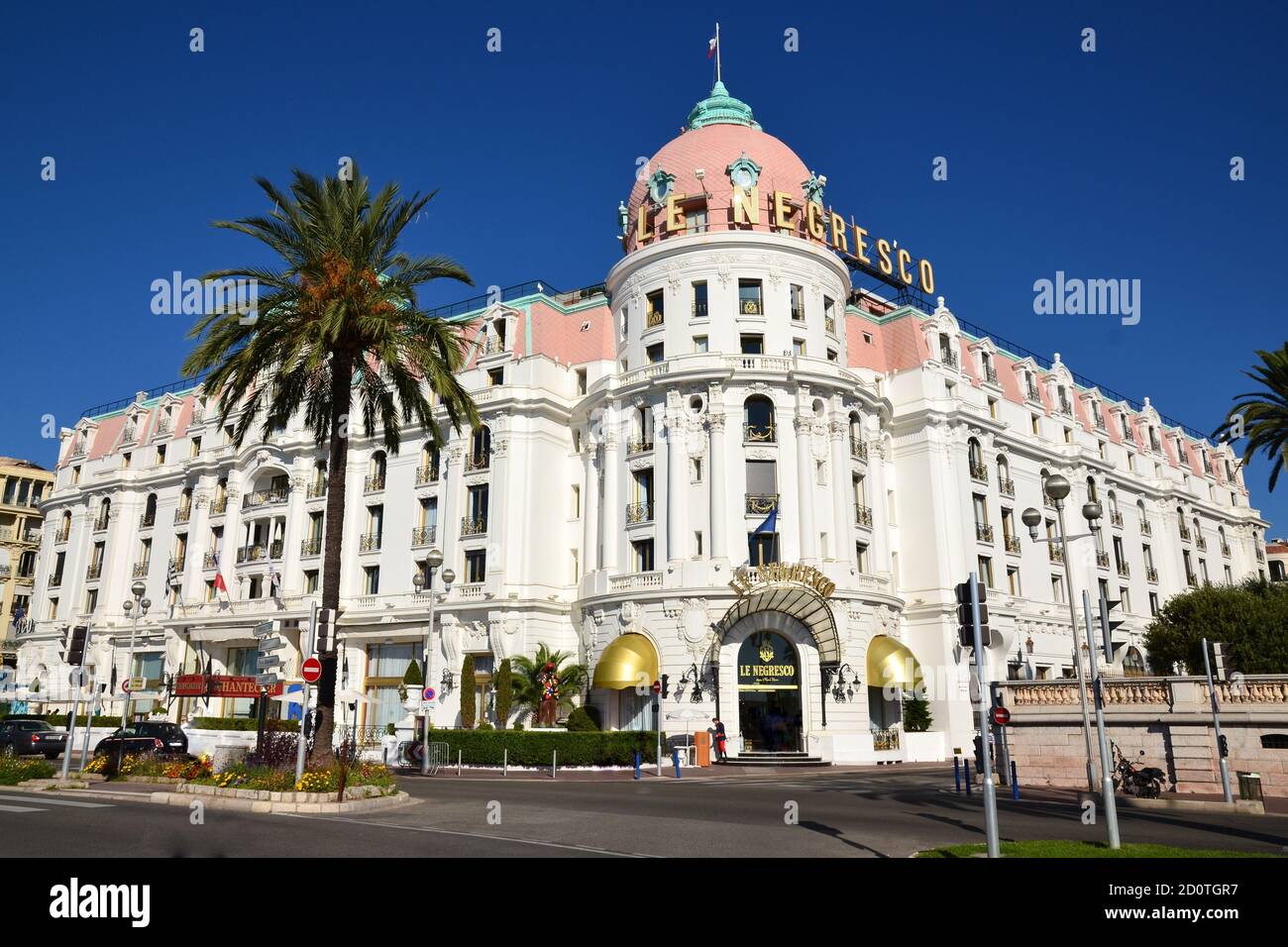 Francia, costa azzurra, Nizza città, il Negresco Palace è un hotel di lusso composto da 121 camere e 21 suite, situato sulla Promenade des Anglais. Foto Stock
