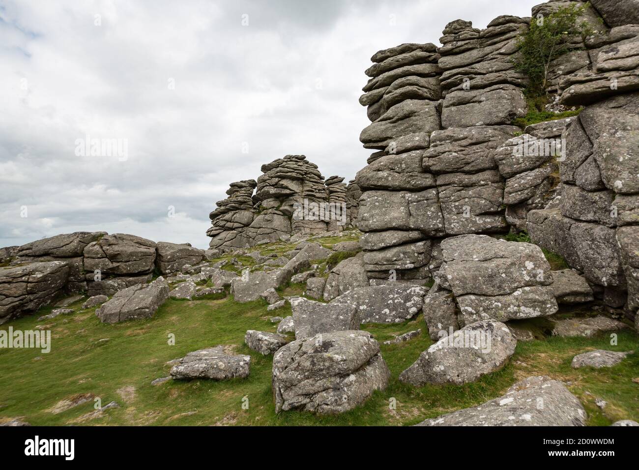 Formazione rocciosa di Hound Tor a Dartmoor, Devon, Regno Unito Foto Stock