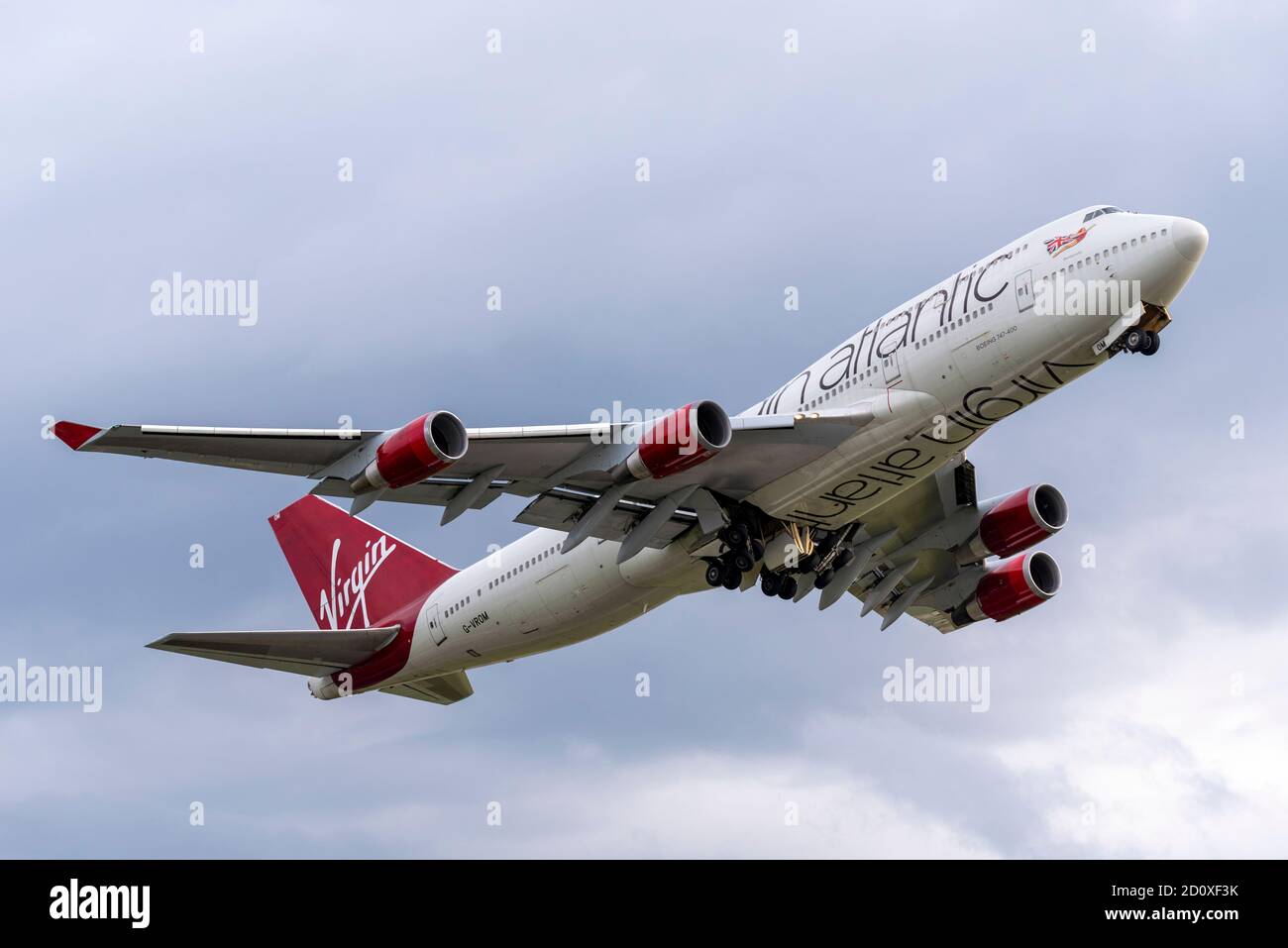 Virgin Atlantic Boeing 747 Jumbo Jet Plane decollo dall'aeroporto Heathrow di Londra, Regno Unito, dopo essere stato immagazzinato. Pensionamento prematuro dovuto a COVID19. Venduto Foto Stock