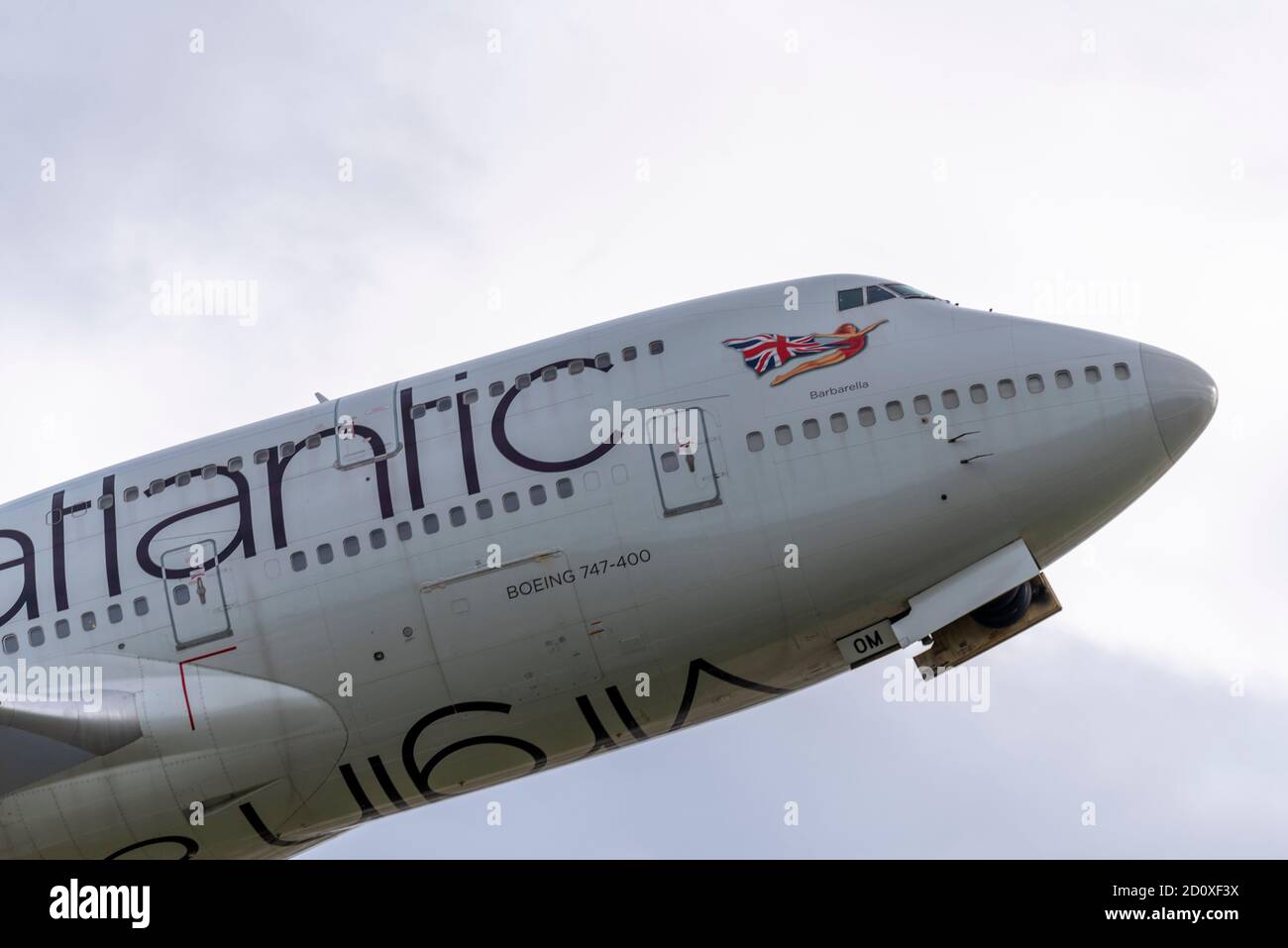 Virgin Atlantic Boeing 747 Jumbo Jet Plane decollo dall'aeroporto Heathrow di Londra, Regno Unito, dopo essere stato immagazzinato. Pensionamento prematuro dovuto a COVID19. Venduto Foto Stock