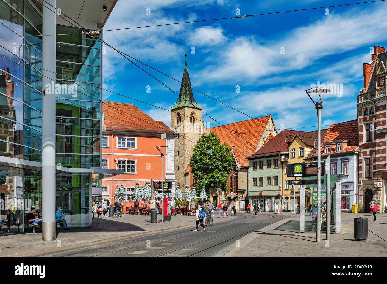 La Lorenzkirche è una chiesa parrocchiale cattolica romana. Si trova sul bordo settentrionale della rabbia, Erfurt, Turingia, Germania, Europa Foto Stock
