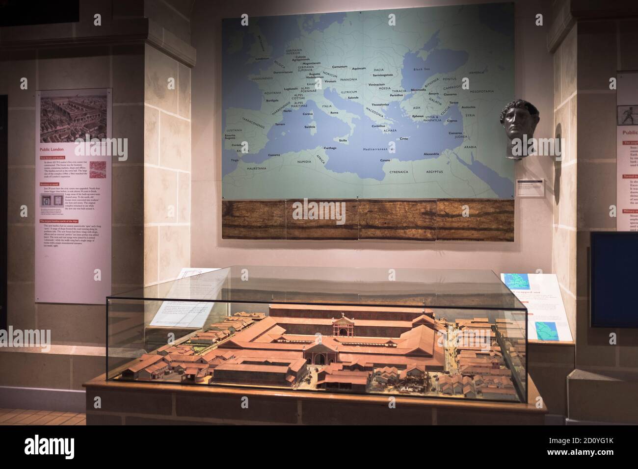 dh MUSEUM OF LONDON LONDRA Roman London mostra interni modello mostra inghilterra regno unito Foto Stock