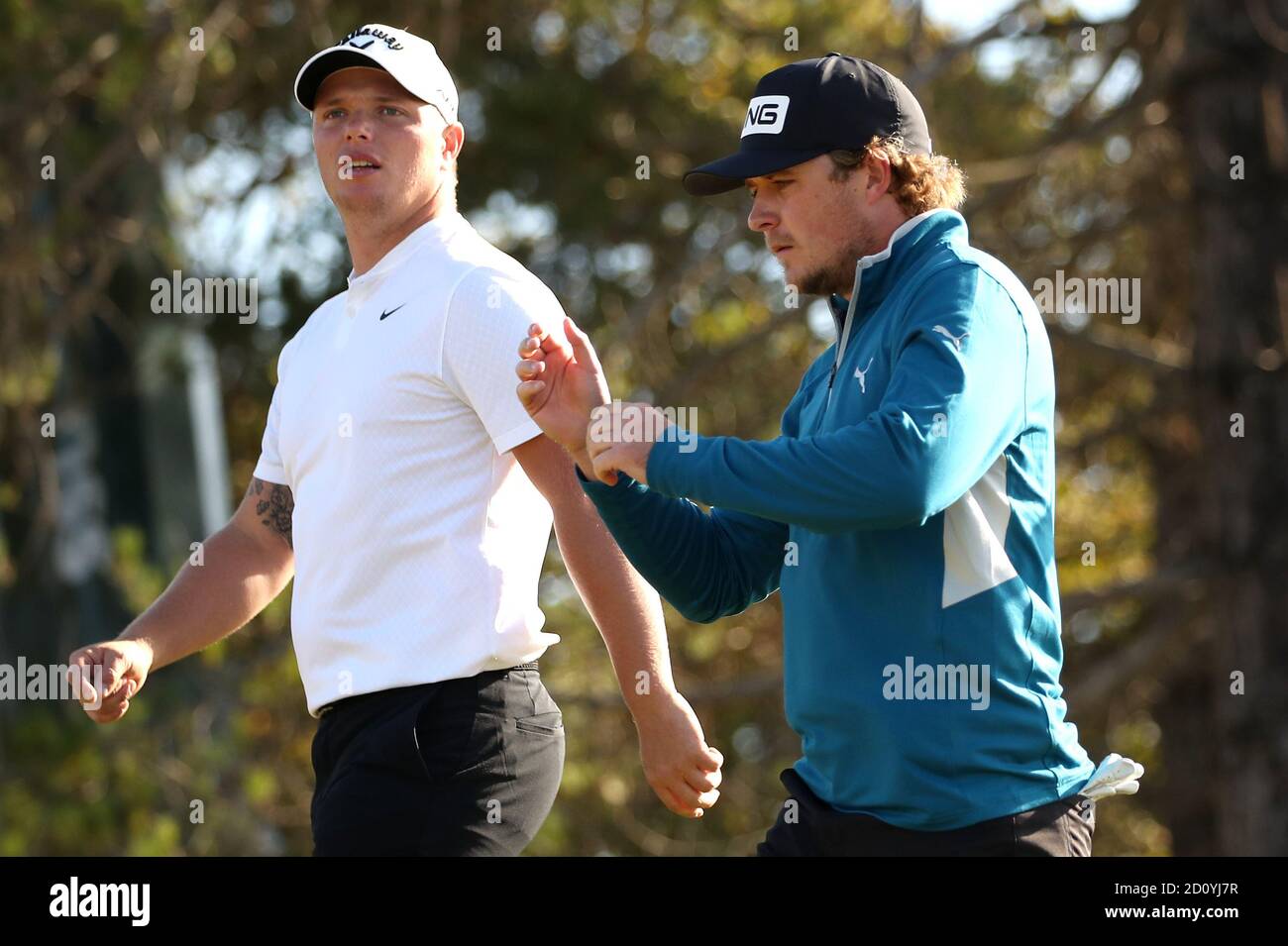 L'inglese Callum Shinkwin (a sinistra) e Eddie Pepperell sul decimo verde durante il quarto round dell'Aberdeen Standard Investments Scottish Open al Renaissance Club di North Berwick. Foto Stock