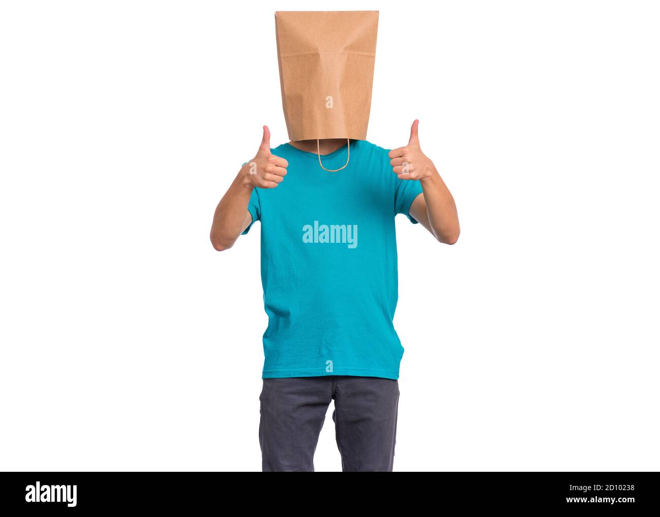 Ragazzo con sacchetto di carta sopra la testa Foto stock - Alamy