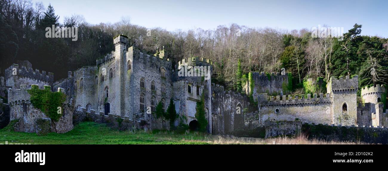 Vista laterale del castello di Gwrych Foto Stock