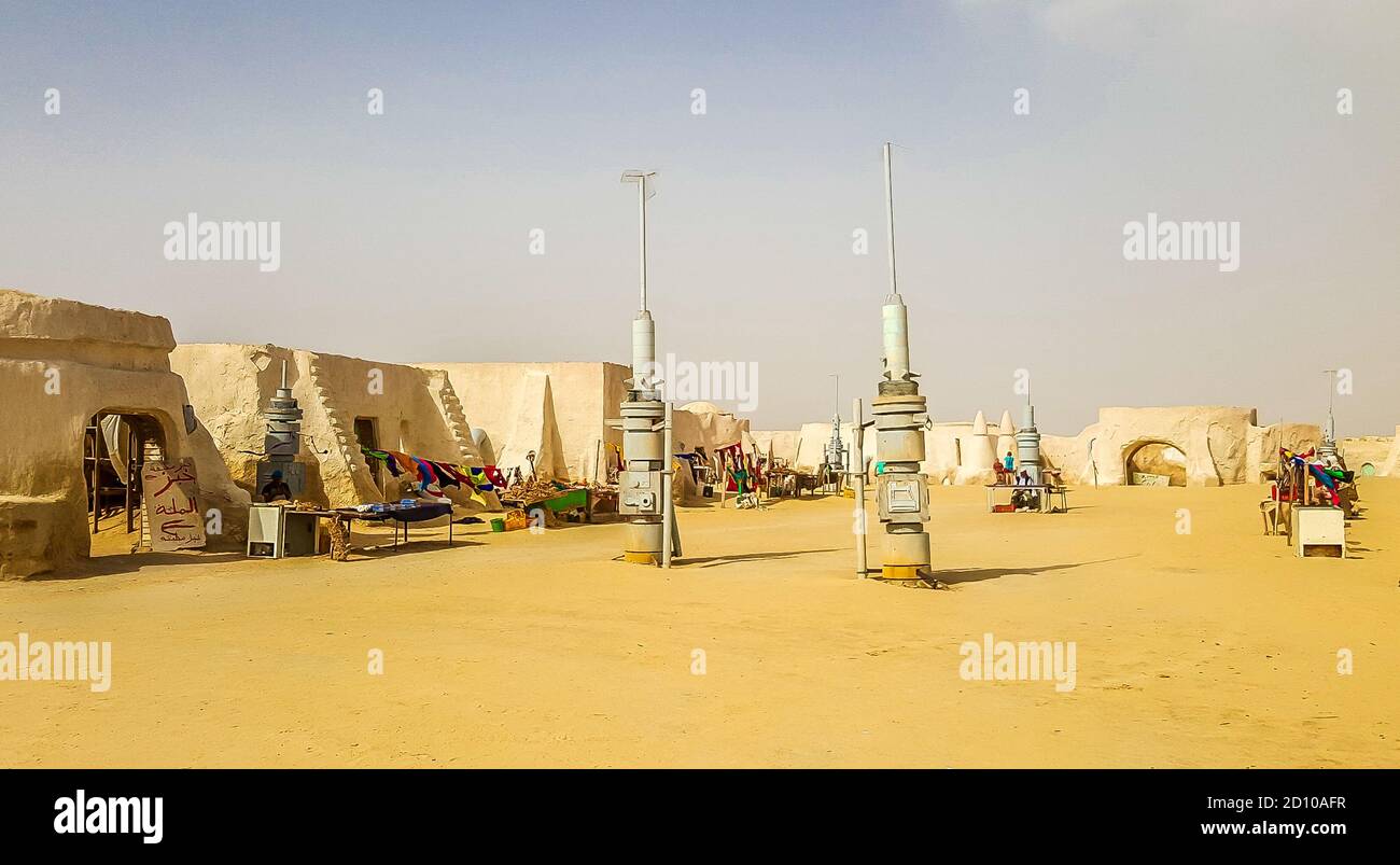 Set abbandonati per la ripresa del film Guerre Stellari nel deserto del Sahara. Tunisia Foto Stock
