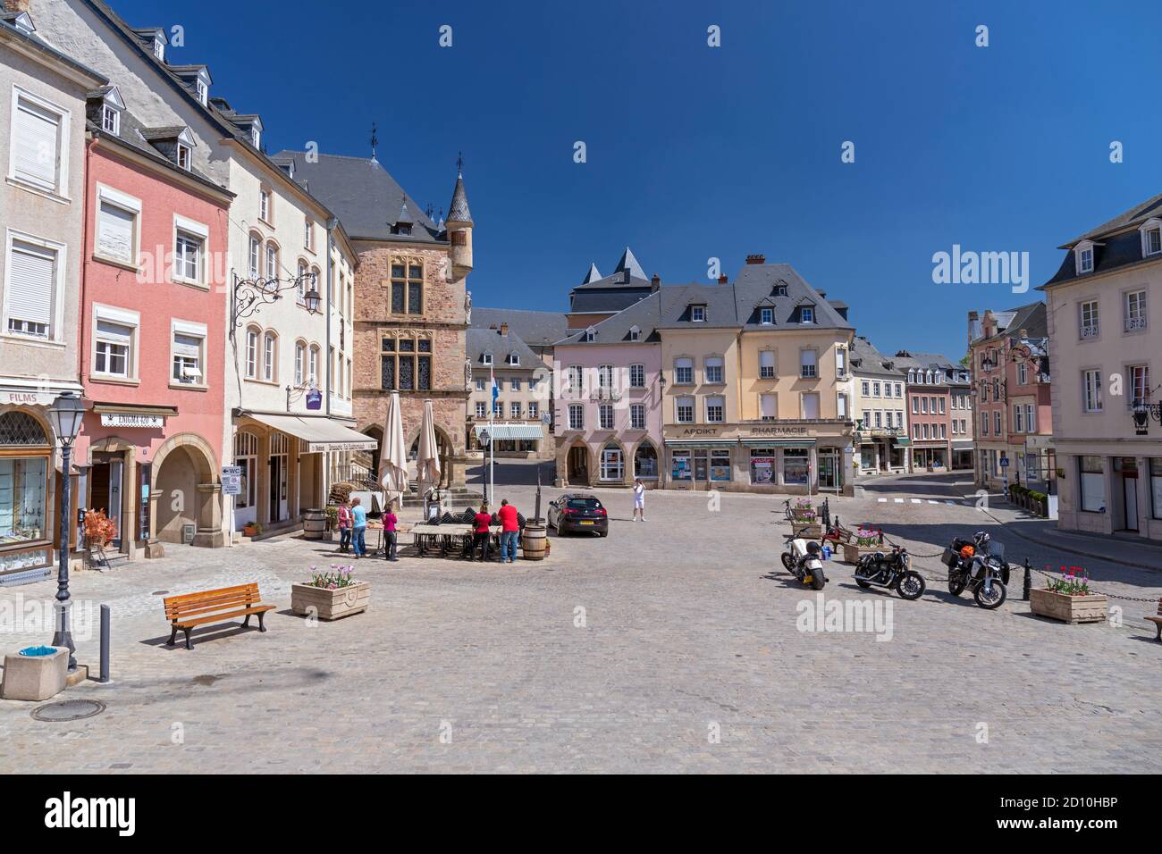 Europa, Lussemburgo, Echternach, Place du Marche con il tribunale storico oltre Foto Stock