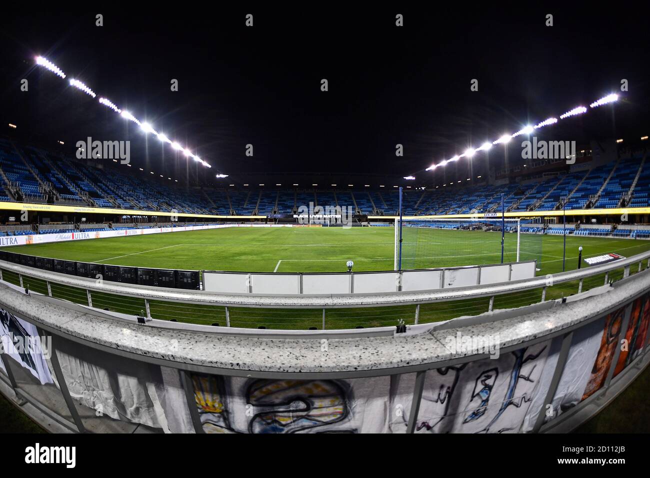 San Jose, California, Stati Uniti. 3 ottobre 2020. Uno stadio vuoto a pochi minuti dall'inizio della partita a causa dei protocolli COVID prima del gioco MLS tra LA Galaxy e i terremoti di San Jose allo stadio Avaya di San Jose, California. Chris Brown/CSM/Alamy Live News Foto Stock