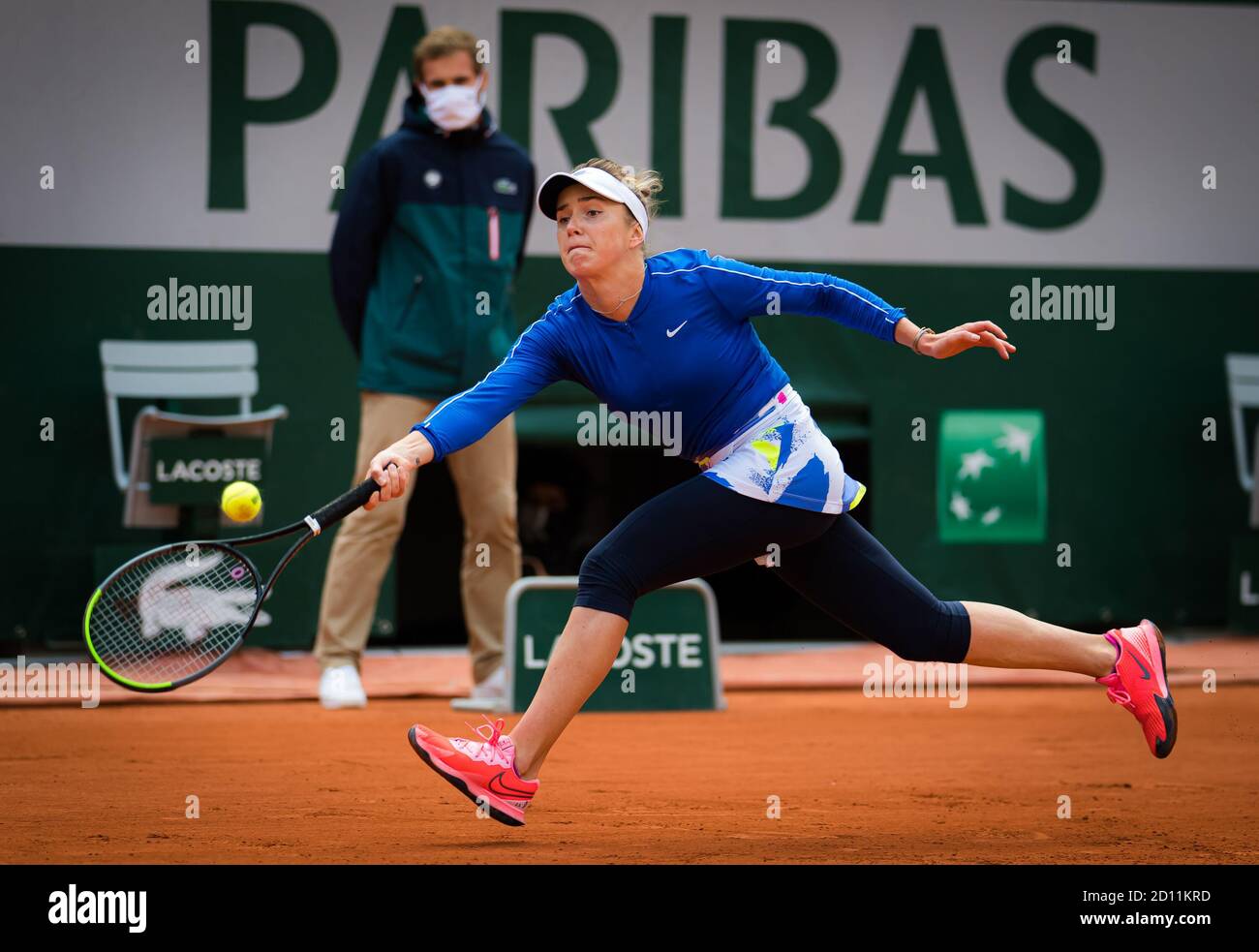 Elina Svitolina dell’Ucraina in azione contro Caroline Garcia in Francia durante il quarto round al Roland Garros 2020, Grand Slam tennis tourna Foto Stock