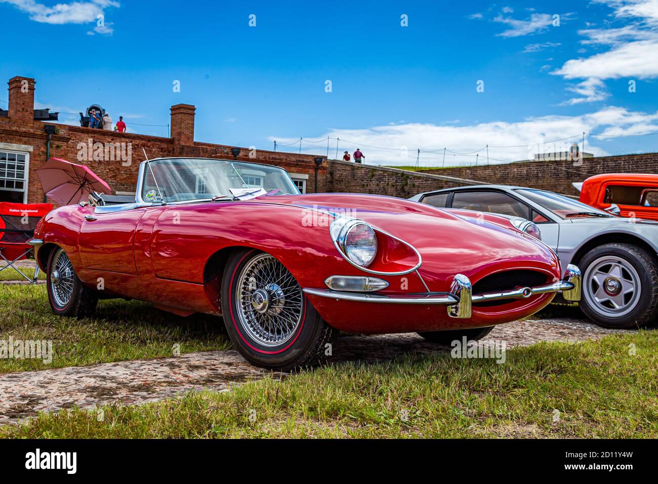 Fernandina Beach, FL / USA - 22 settembre 2018: 1968 Jaguar XKE e-Type ad una mostra di auto a Fort Clinch a Fernandina Beach, Florida vicino a Jacksonville. Foto Stock