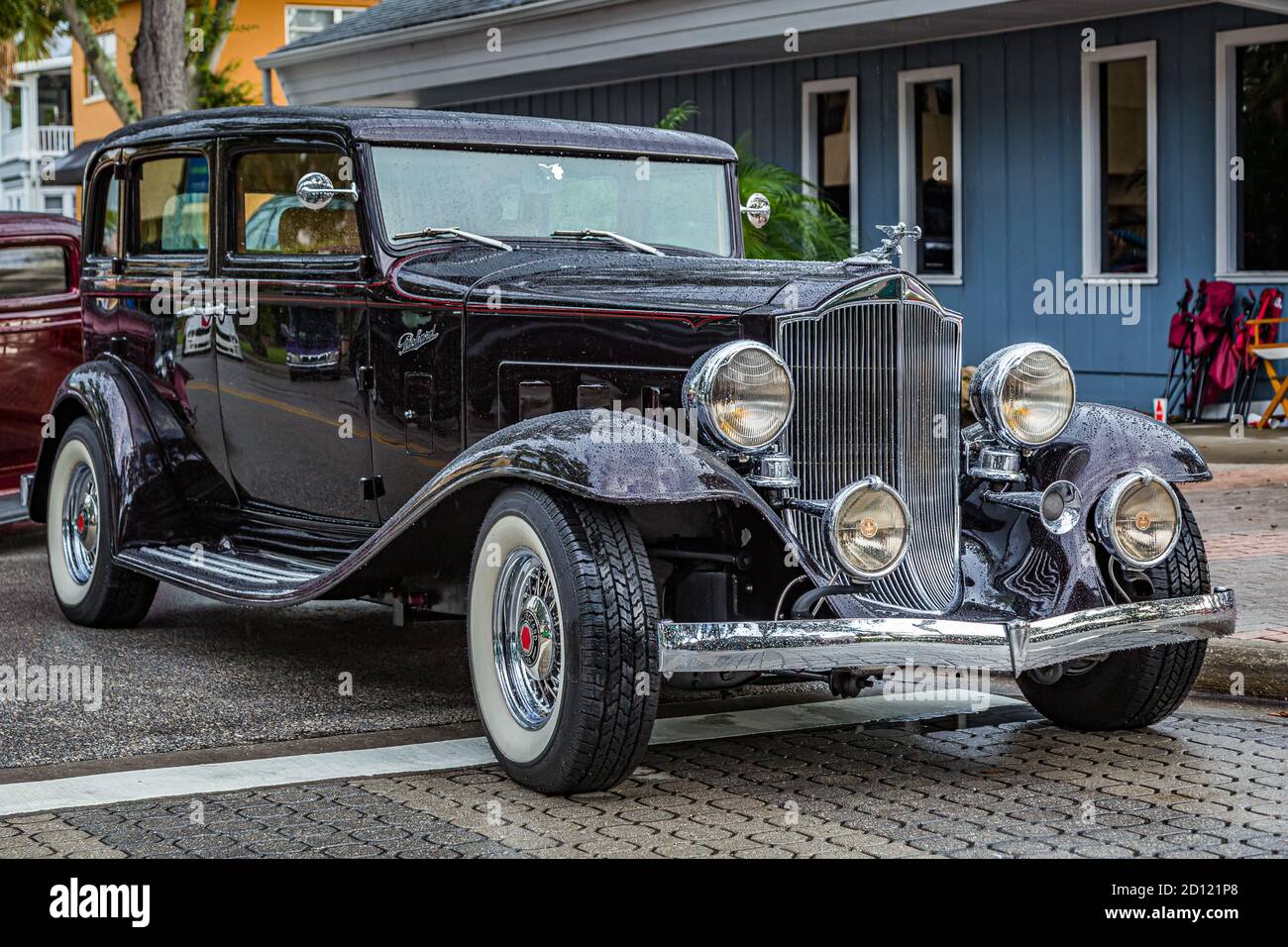 New Smyrna Beach, FL - 12 agosto 2017: 1932 Packard 900 Light 8 al Canal Street Car Show. Foto Stock