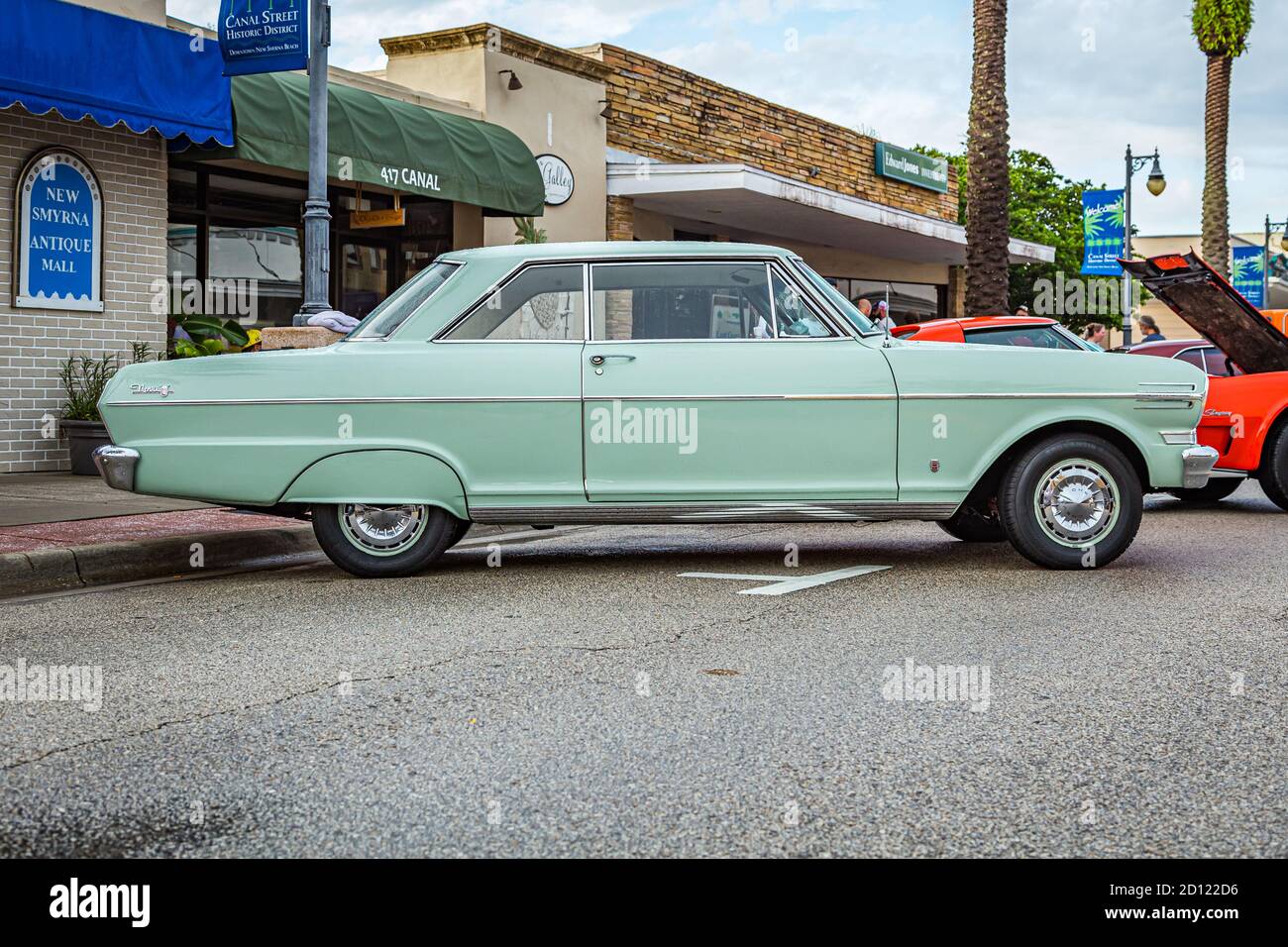 New Smyrna Beach, FL - 12 agosto 2017: 1962 Chevrolet Chevy II Nova 400 al Canal Street Car Show. Foto Stock