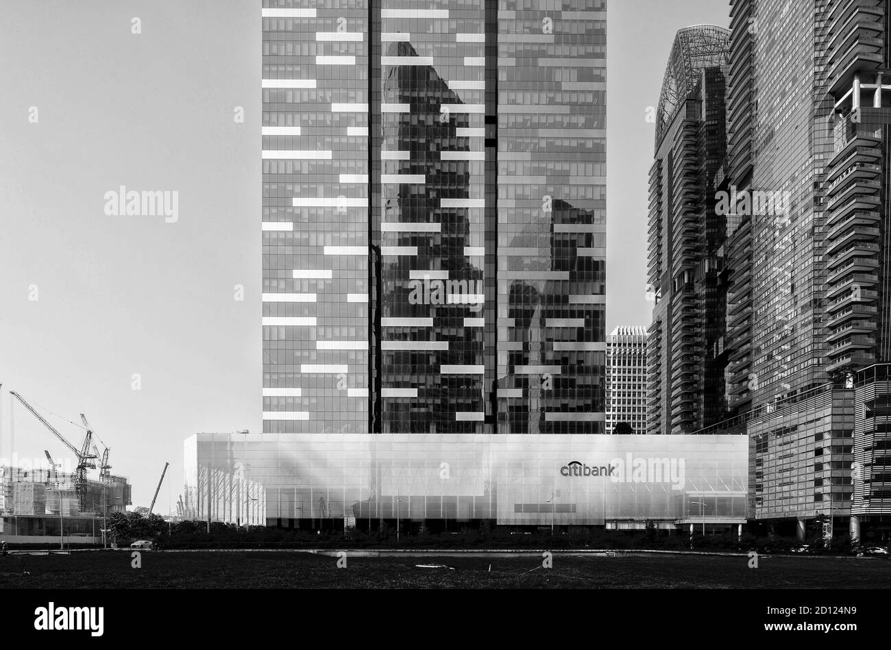 Vista in bianco e nero della facciata dell'hotel di Asia Square Foto Stock